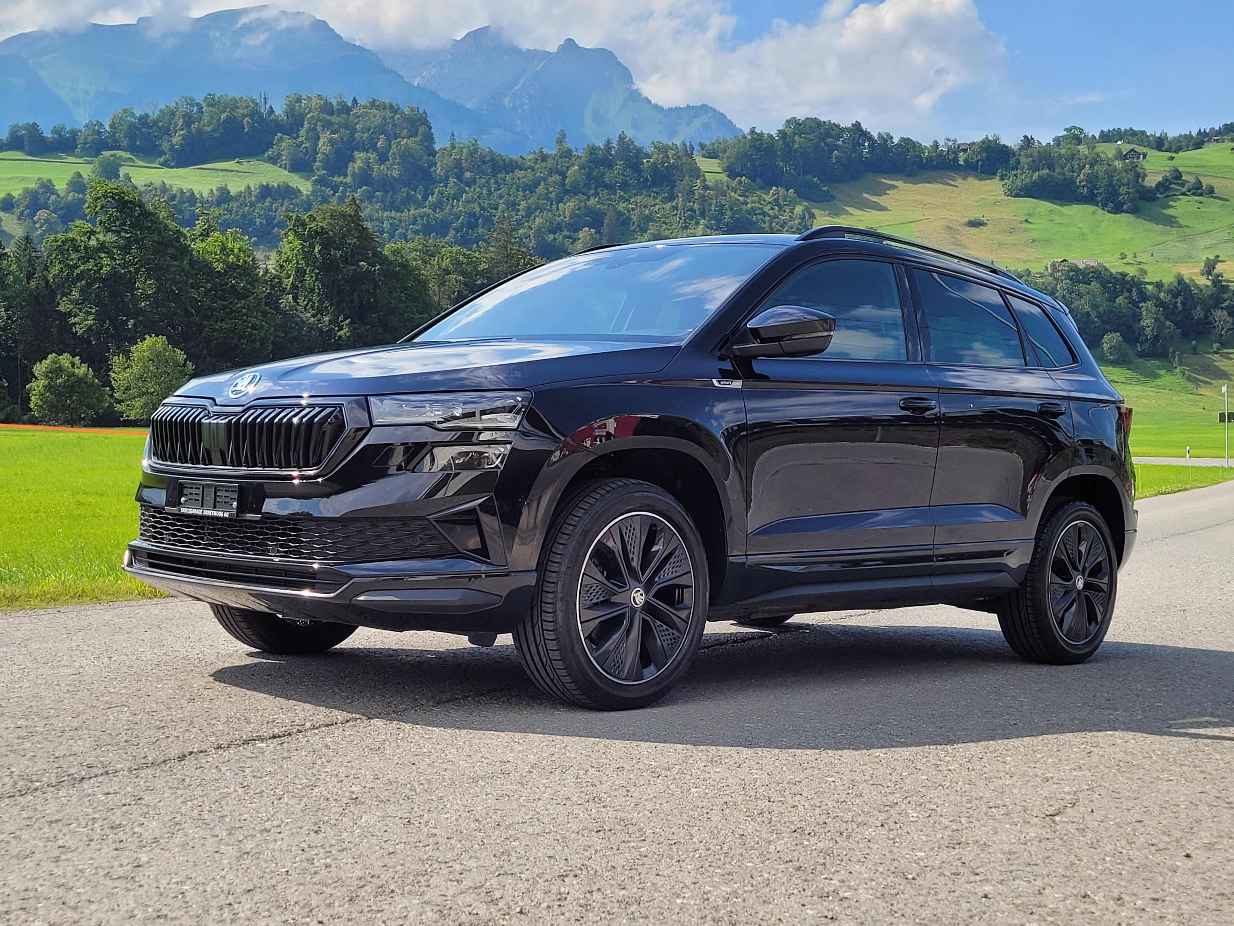 SKODA Karoq 1.5 TSI SportLine DSG *CH-Fahrzeug + Neuwagengarantie*