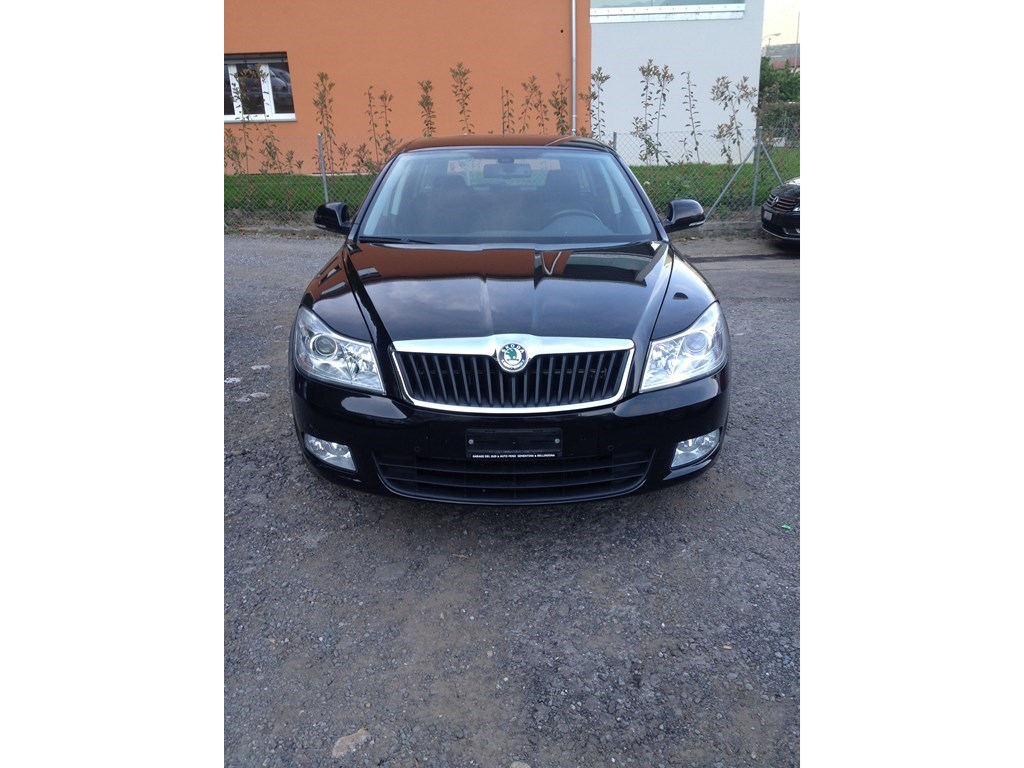 SKODA Octavia Combi 2.0 TDI Ambiente DSG