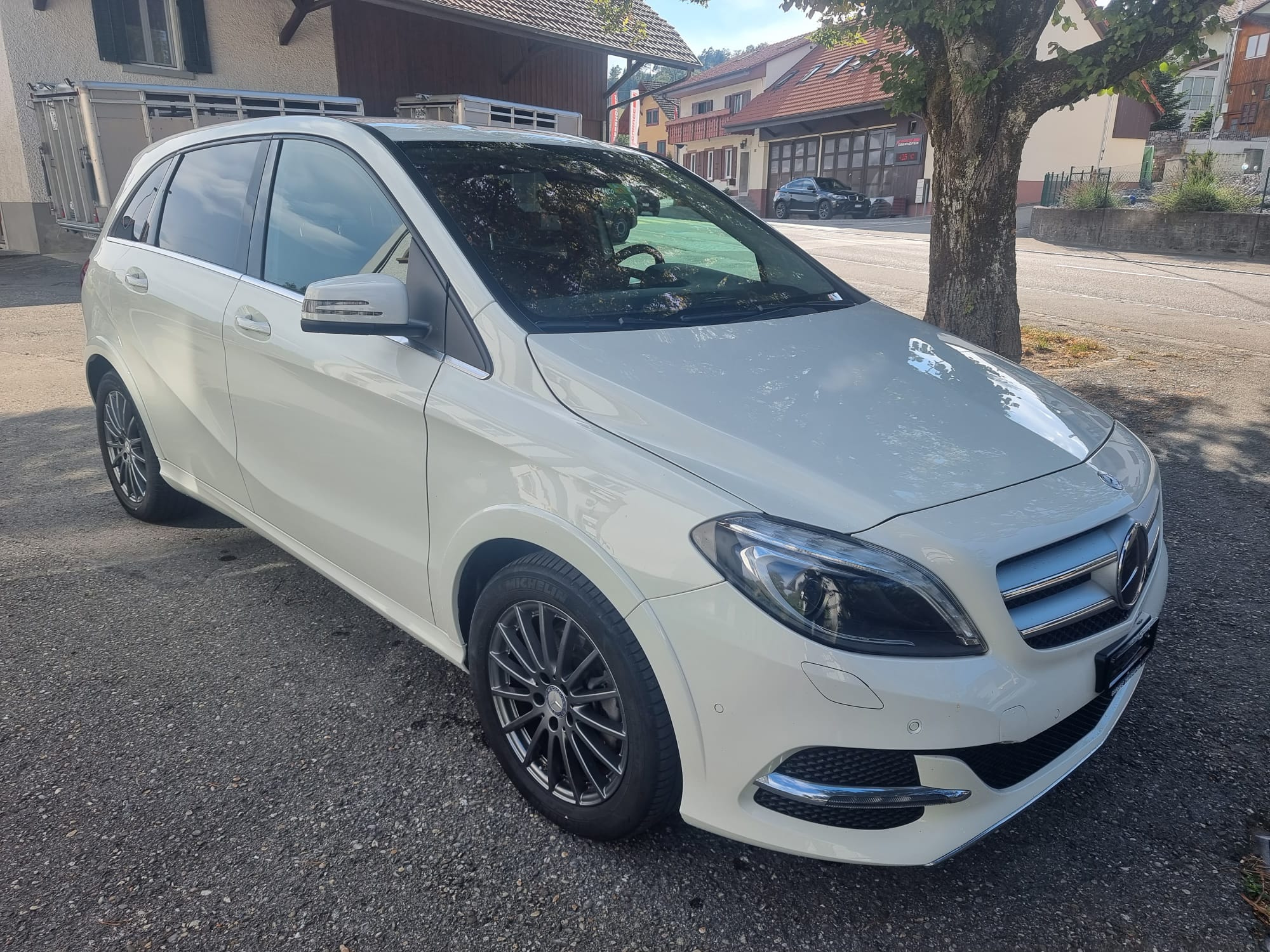 MERCEDES-BENZ B Electric Drive