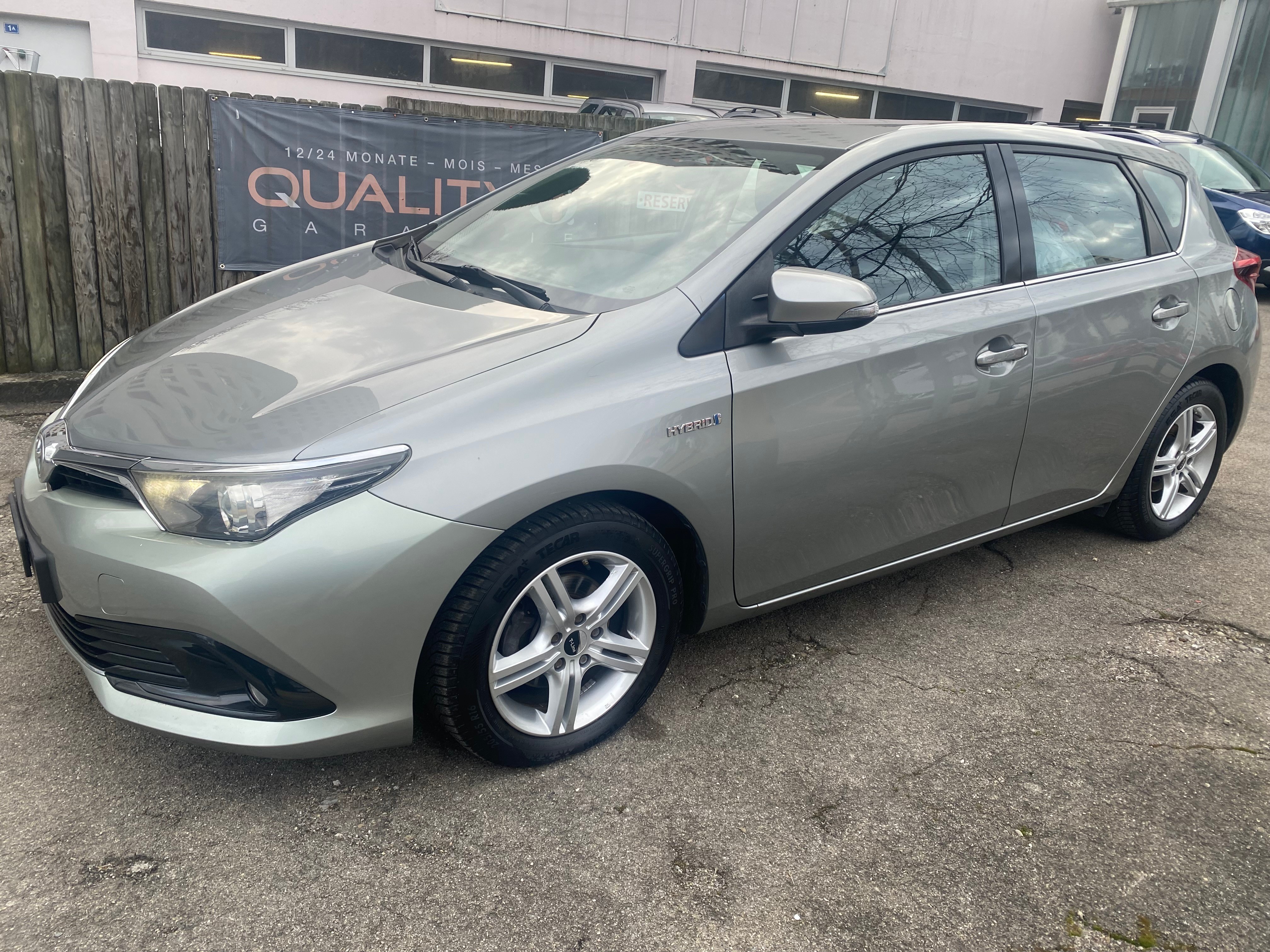 TOYOTA Auris 1.8 HSD Luna e-CVT