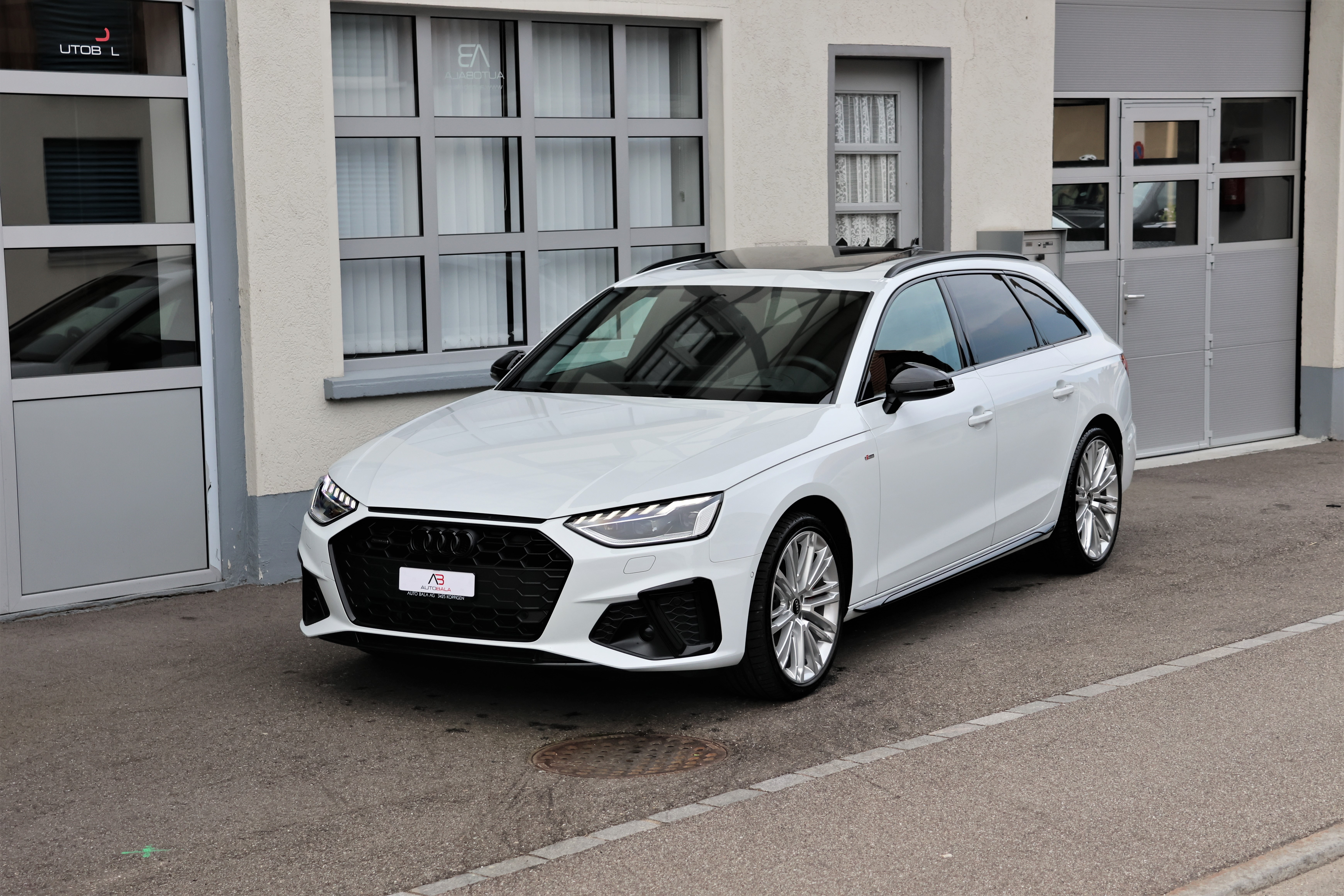 AUDI A4 Avant 40 TDI S line Sport quattro S-tronic