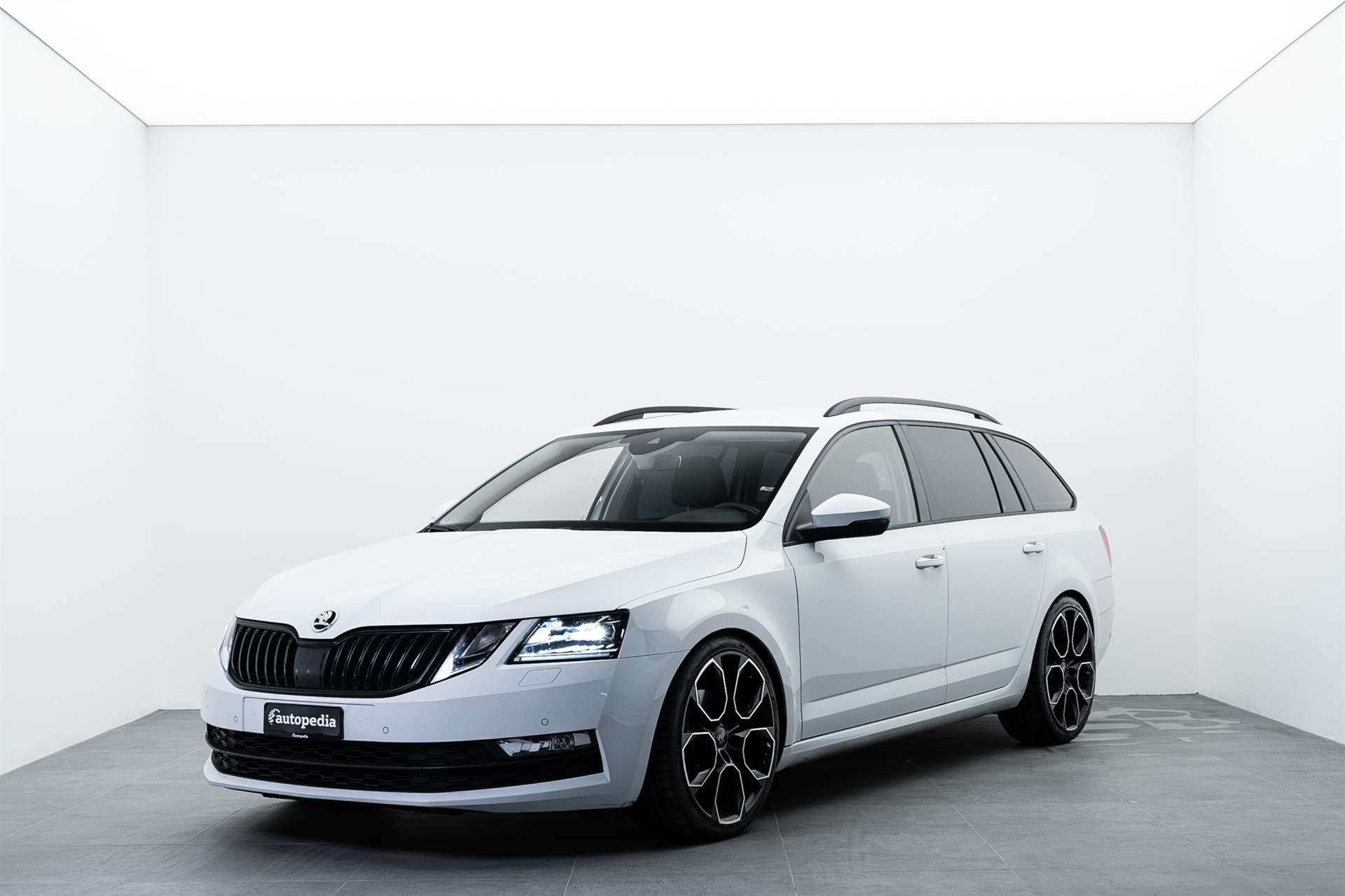 SKODA Octavia Combi 2.0 TDI Ambition DSG