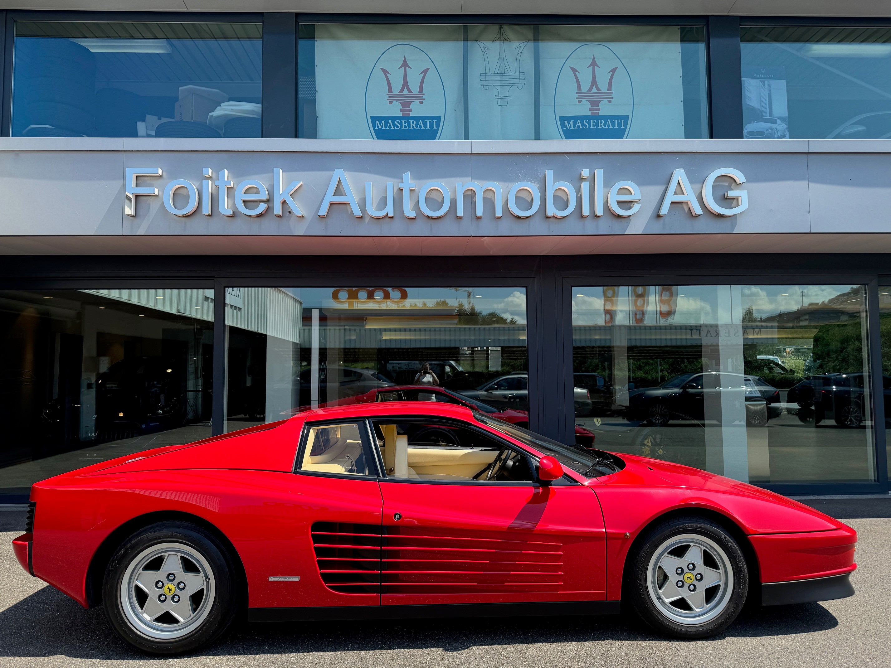 FERRARI Testarossa