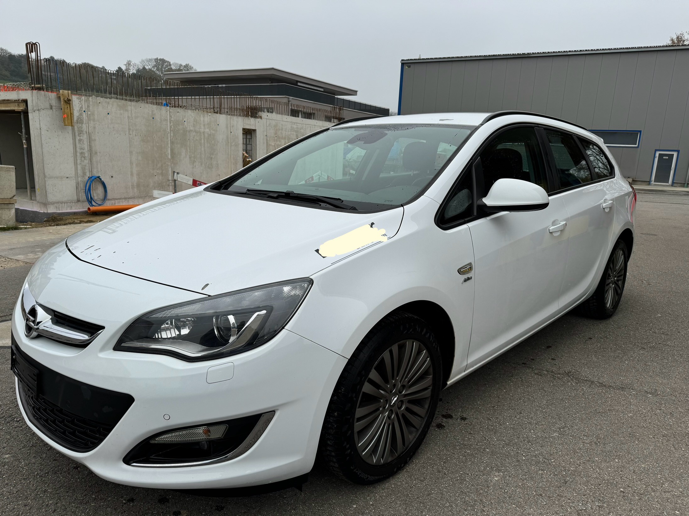 OPEL Astra SportsTourer 1.4i 16V Turbo Sport Automatic