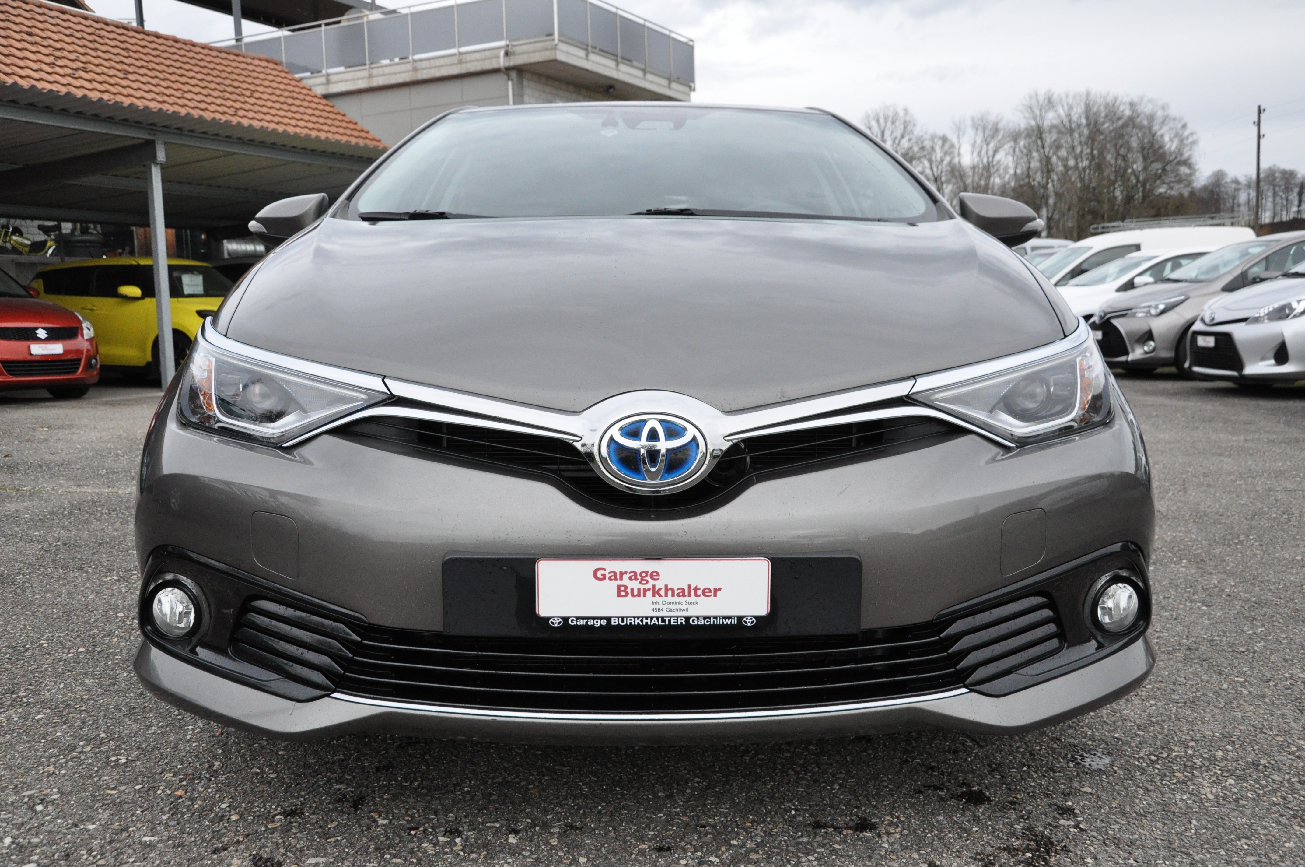 TOYOTA Auris 1.8 HSD Trend e-CVT