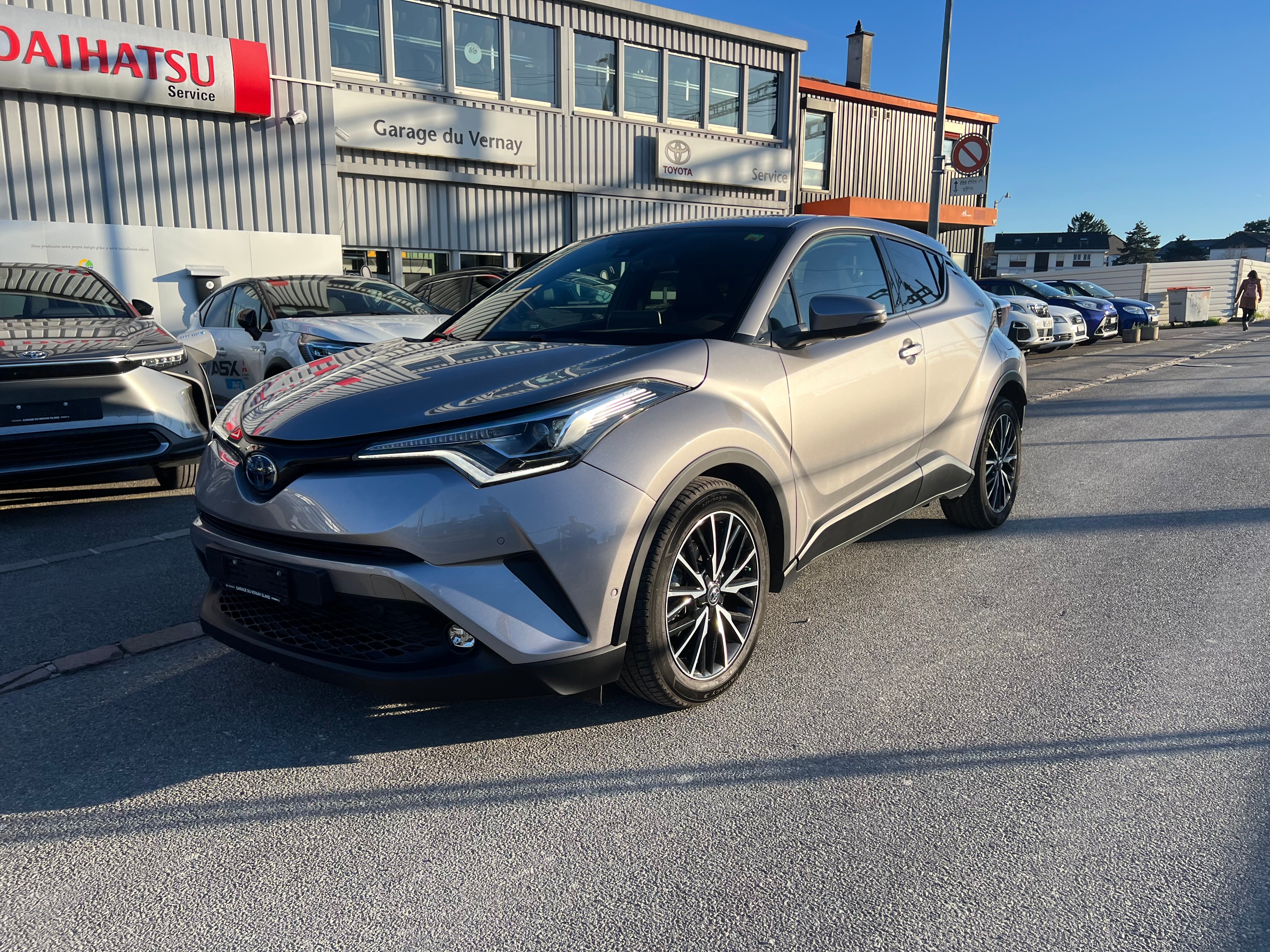 TOYOTA C-HR 1.8 HSD Premium CVT