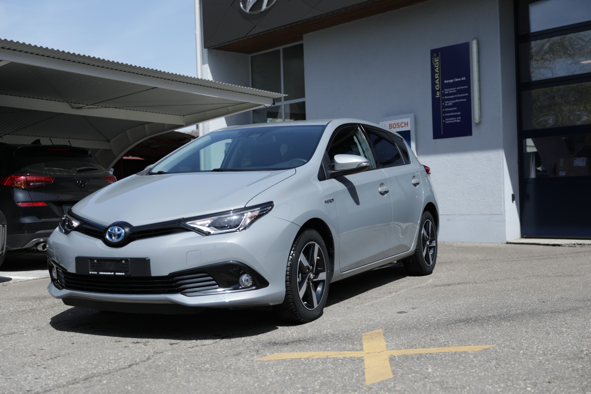 TOYOTA Auris 1.8 HSD Premium e-CVT