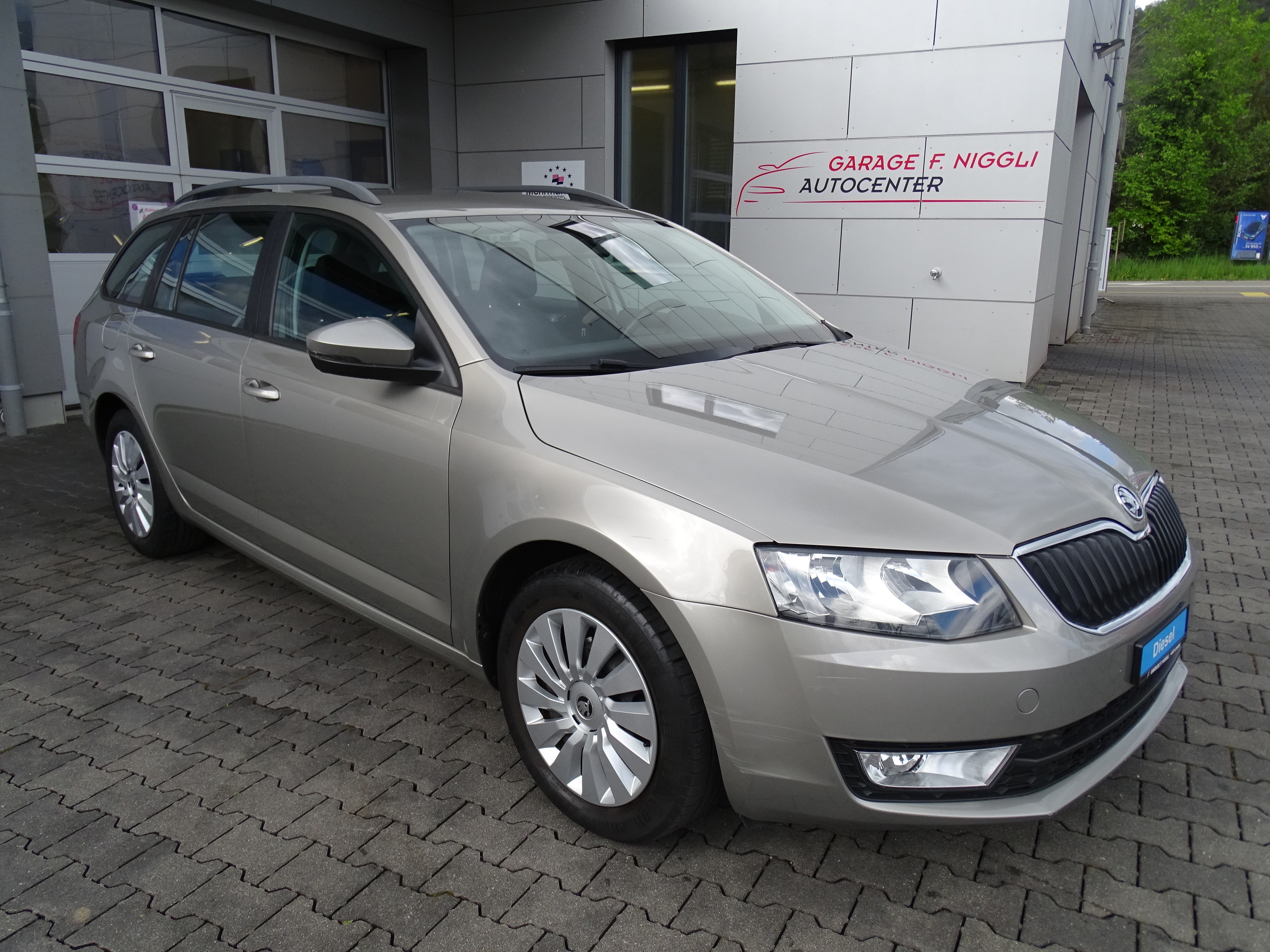 SKODA Octavia Combi 1.6 TDI Ambition DSG