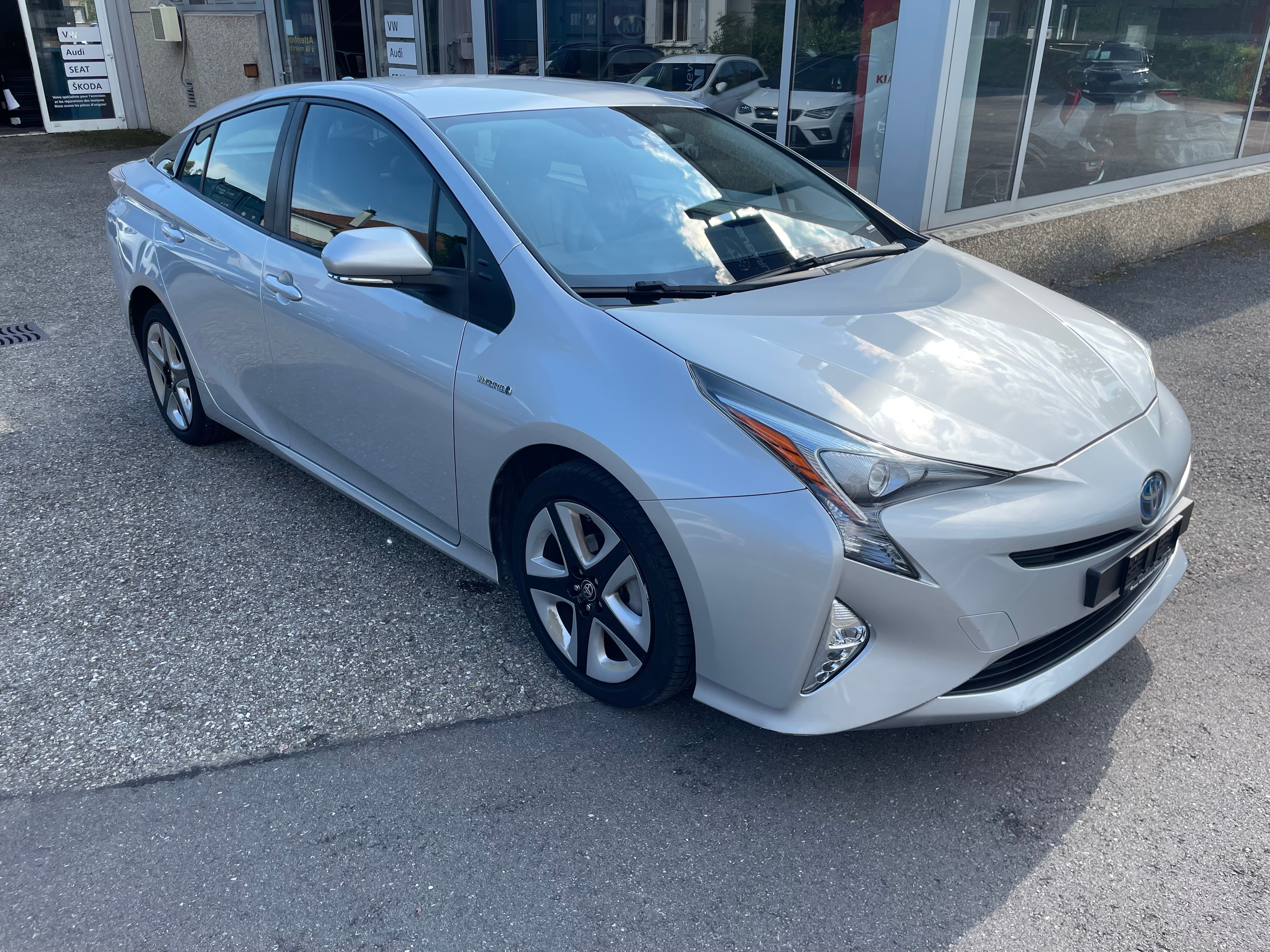 TOYOTA Prius 1.8 VVT-i HSD Sol Premium