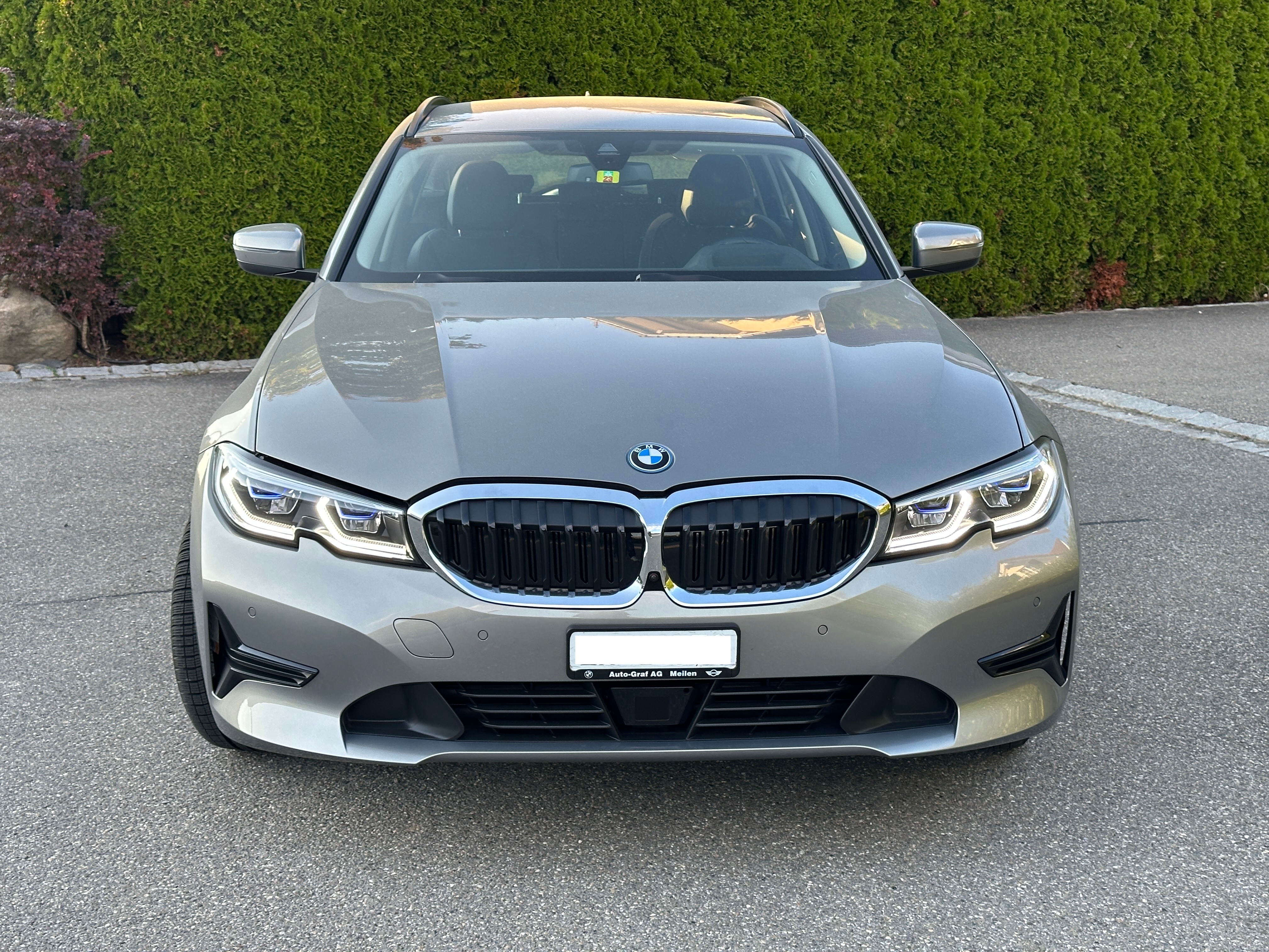 BMW 330e x DriveTouring Steptronic