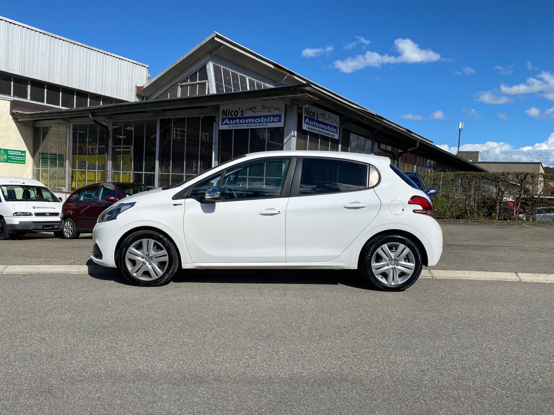 PEUGEOT 208 1.2 PureTech Style