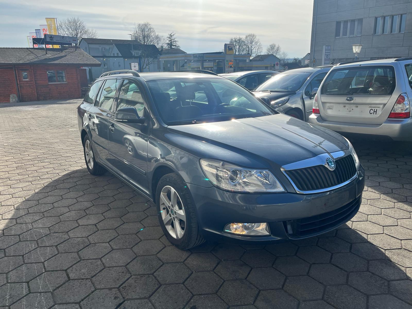 SKODA Octavia Combi 1.2 TSI Ambiente DSG