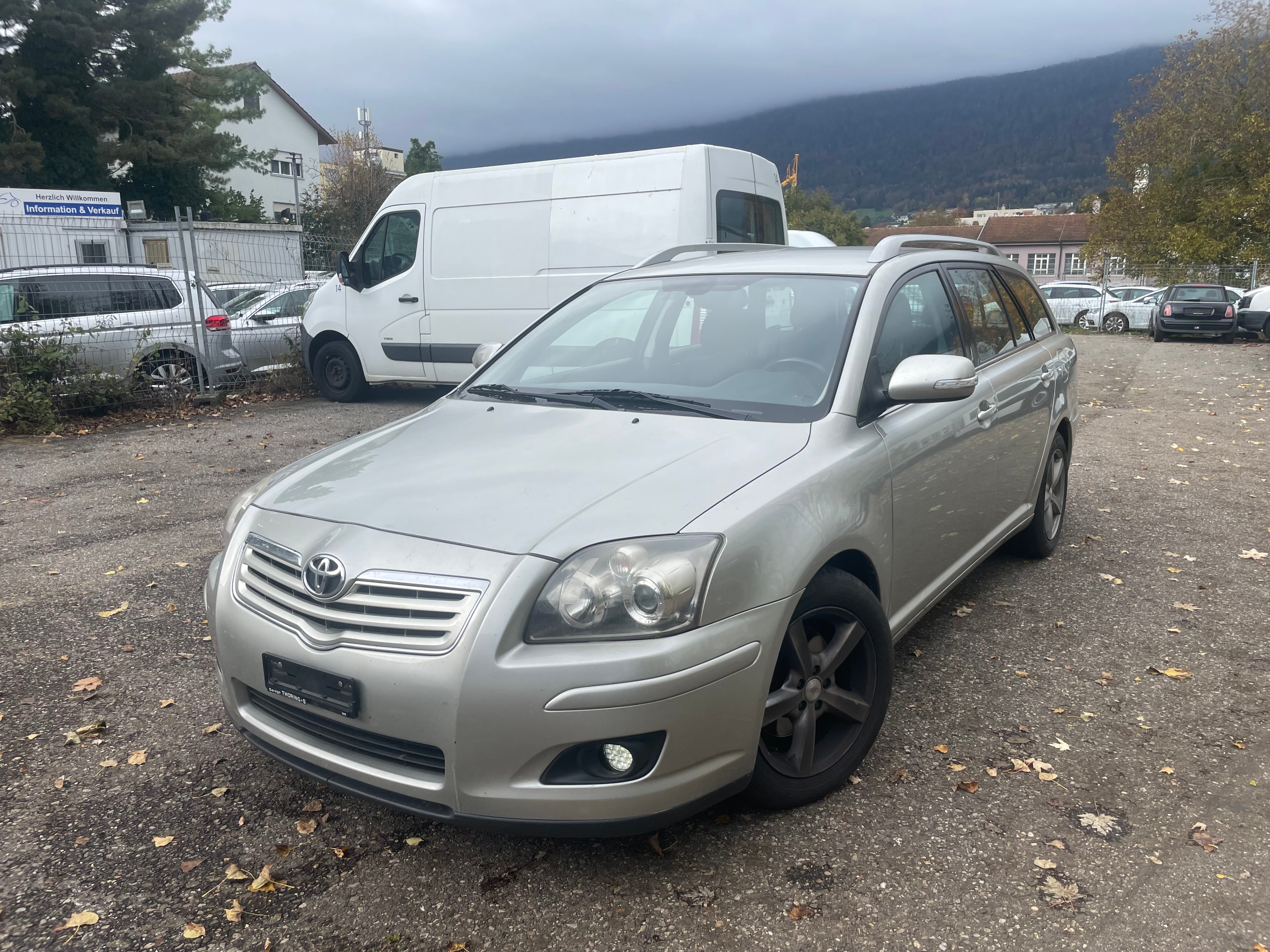 TOYOTA Avensis 2.0 D4 VVT-i Linea Sol Sportswagon * Navigation ** Klima-auto ** Tempomat ** 08x Airbag ** Letzte MFK 27.06.2023