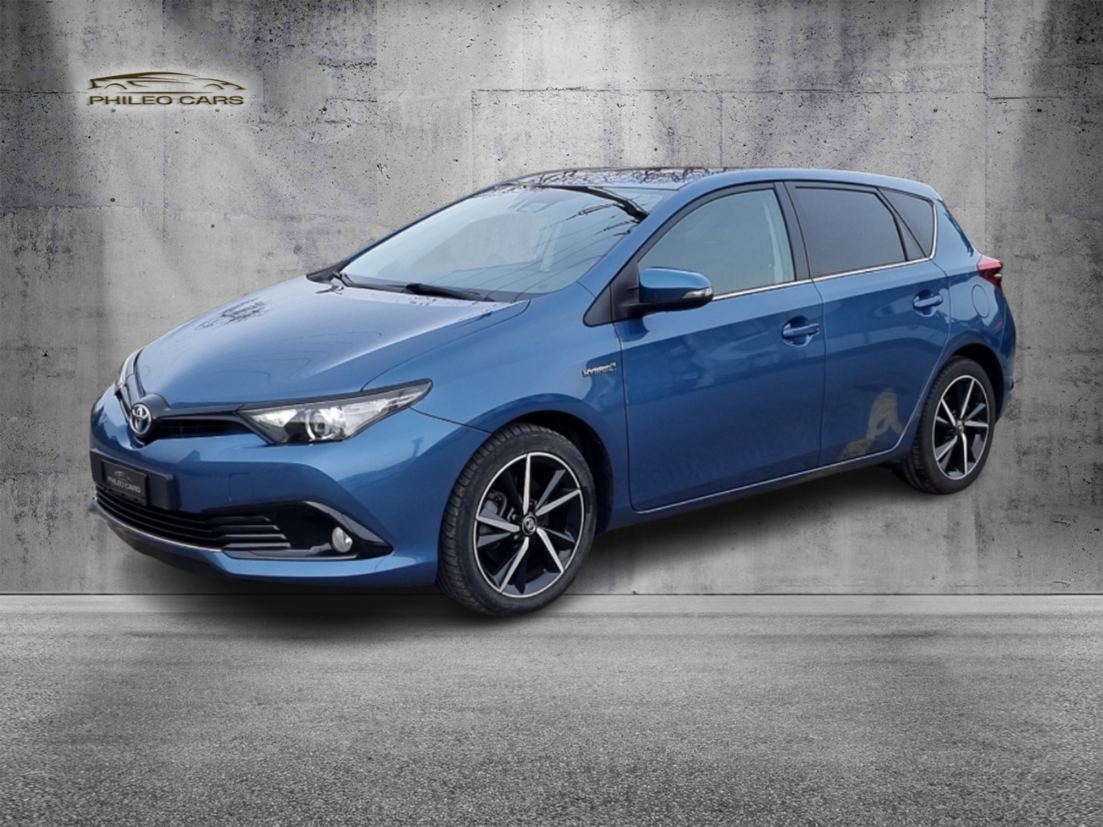 TOYOTA Auris 1.8 HSD Trend e-CVT