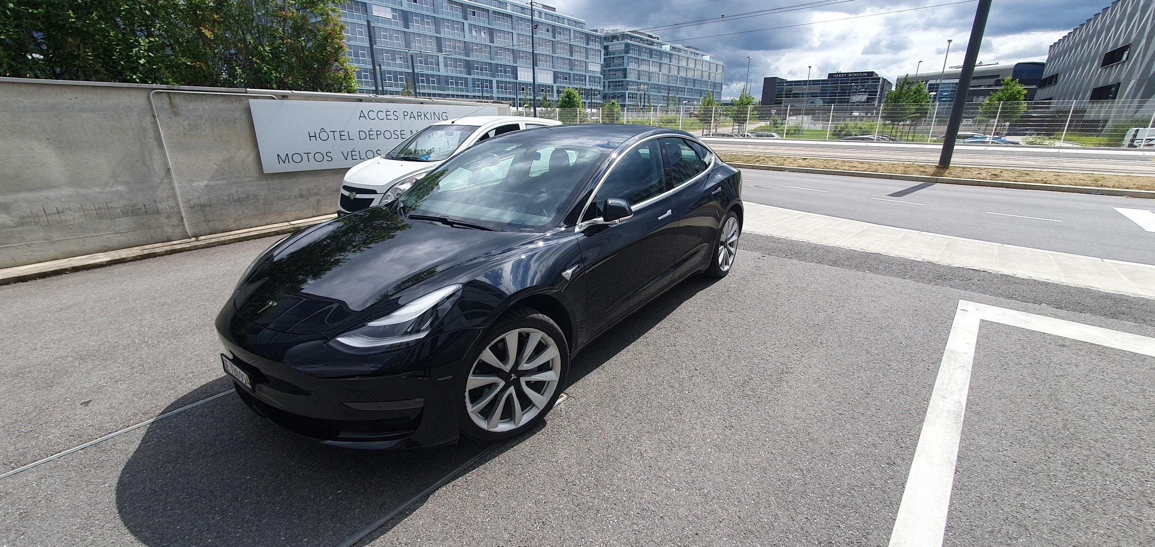 TESLA Model 3 Long Range Dual Motor AWD