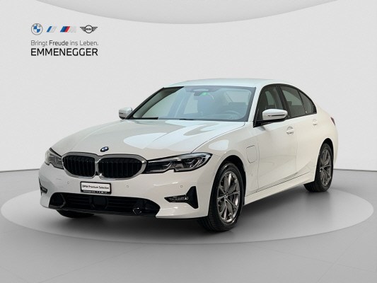 BMW 330e xDrive Sport Line