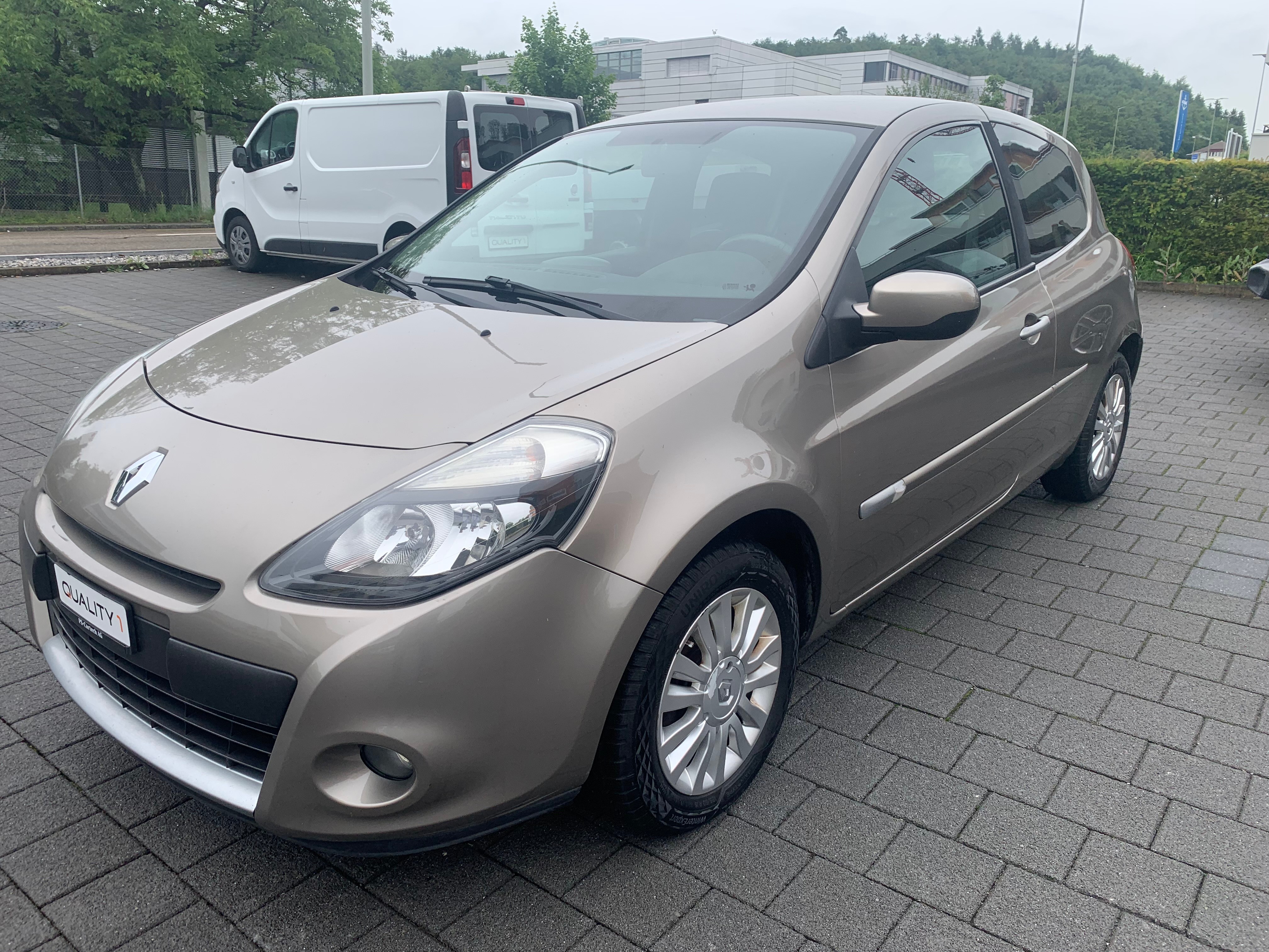 RENAULT Clio 1.6 16V Dynamique