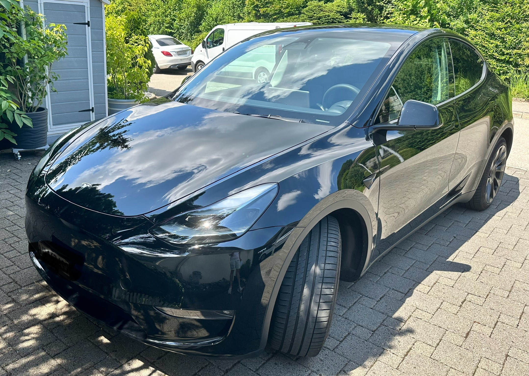 TESLA Model Y Long Range