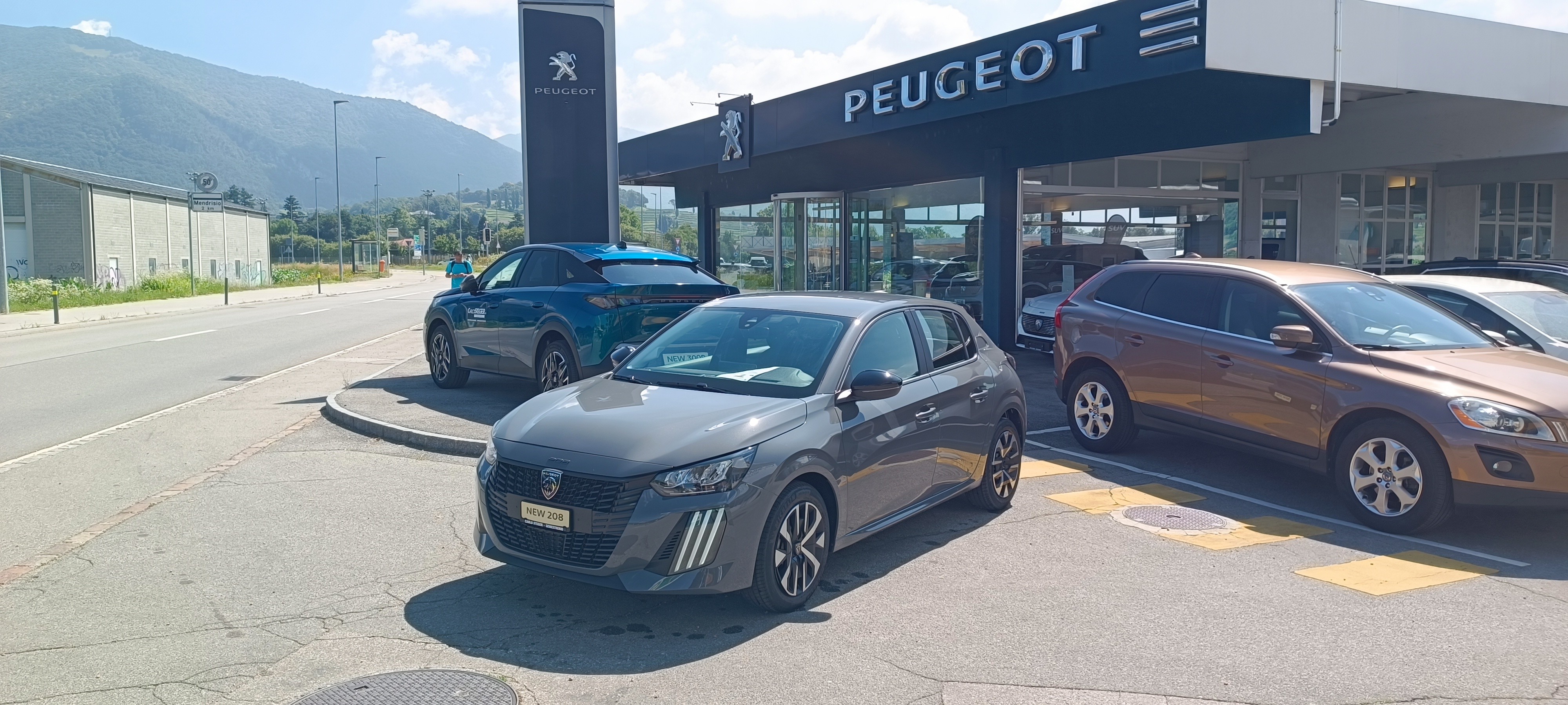 PEUGEOT 208 1.2 PureTech Active EAT8