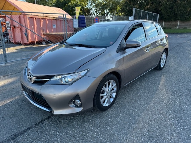 TOYOTA Auris 2.0 D-4D Luna