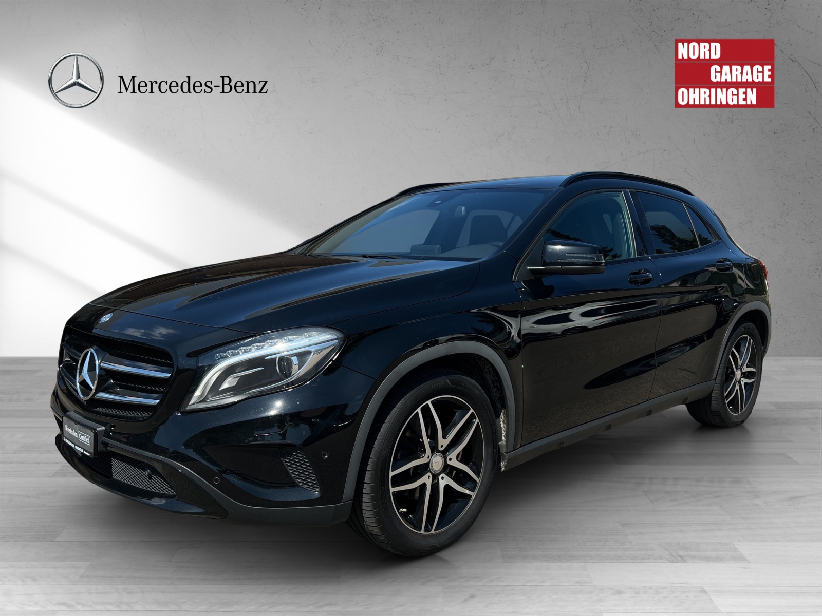 MERCEDES-BENZ GLA 200 Night Star