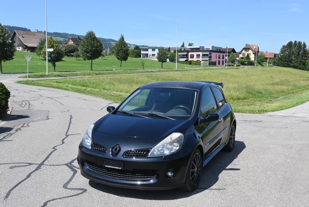 RENAULT Clio 2.0 16V RS Sport