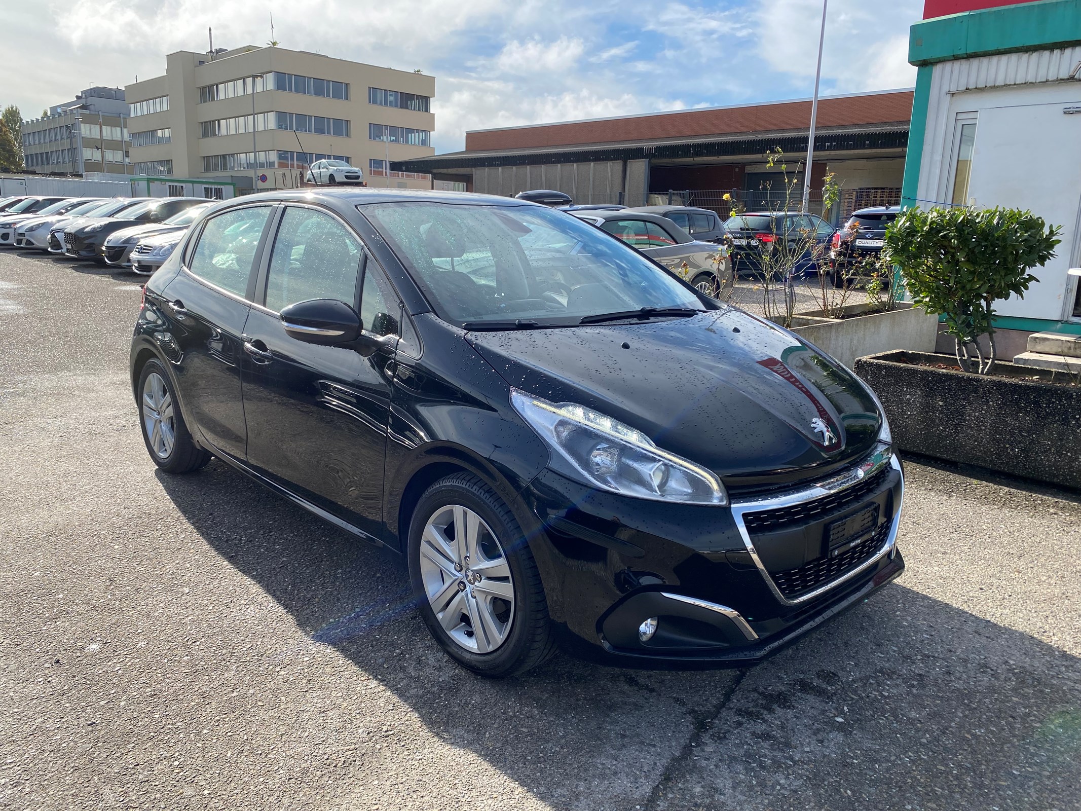 PEUGEOT 208 1.2 PureTech Signature S/S