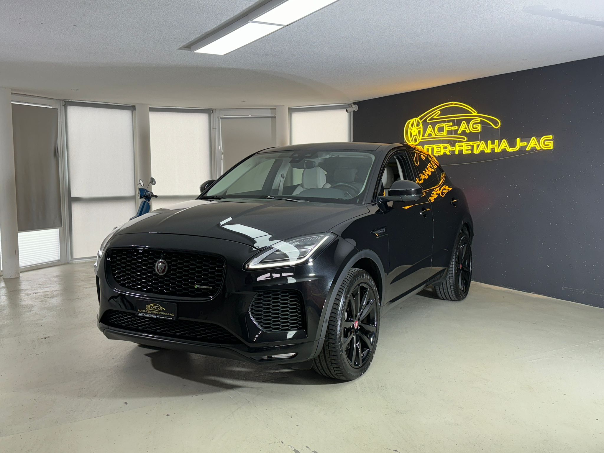 JAGUAR E-Pace 2.0 P300 R-Dynamic HSE AWD Automatik