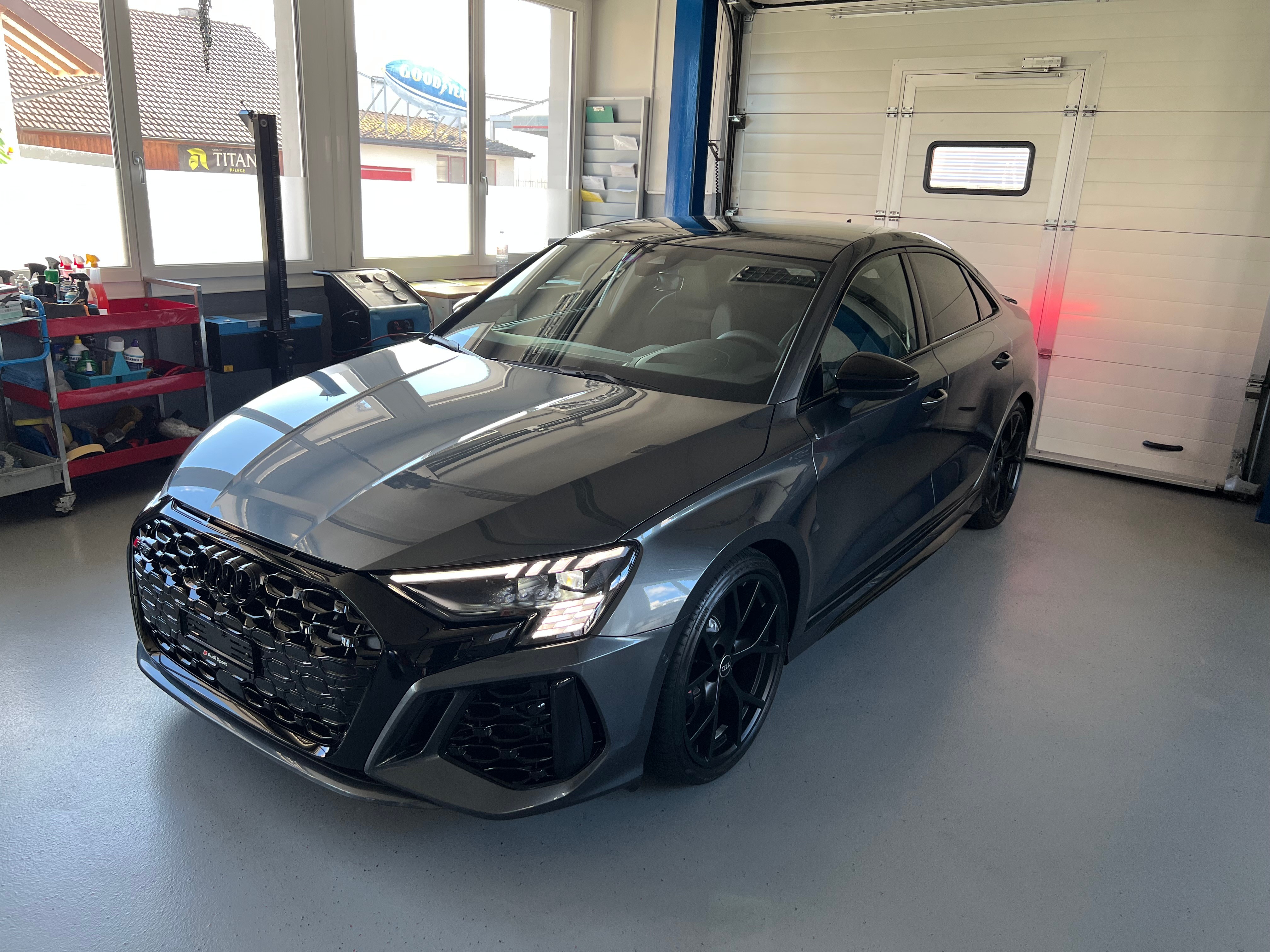 AUDI RS3 Limousine 2.5 TSI quattro S-tronic