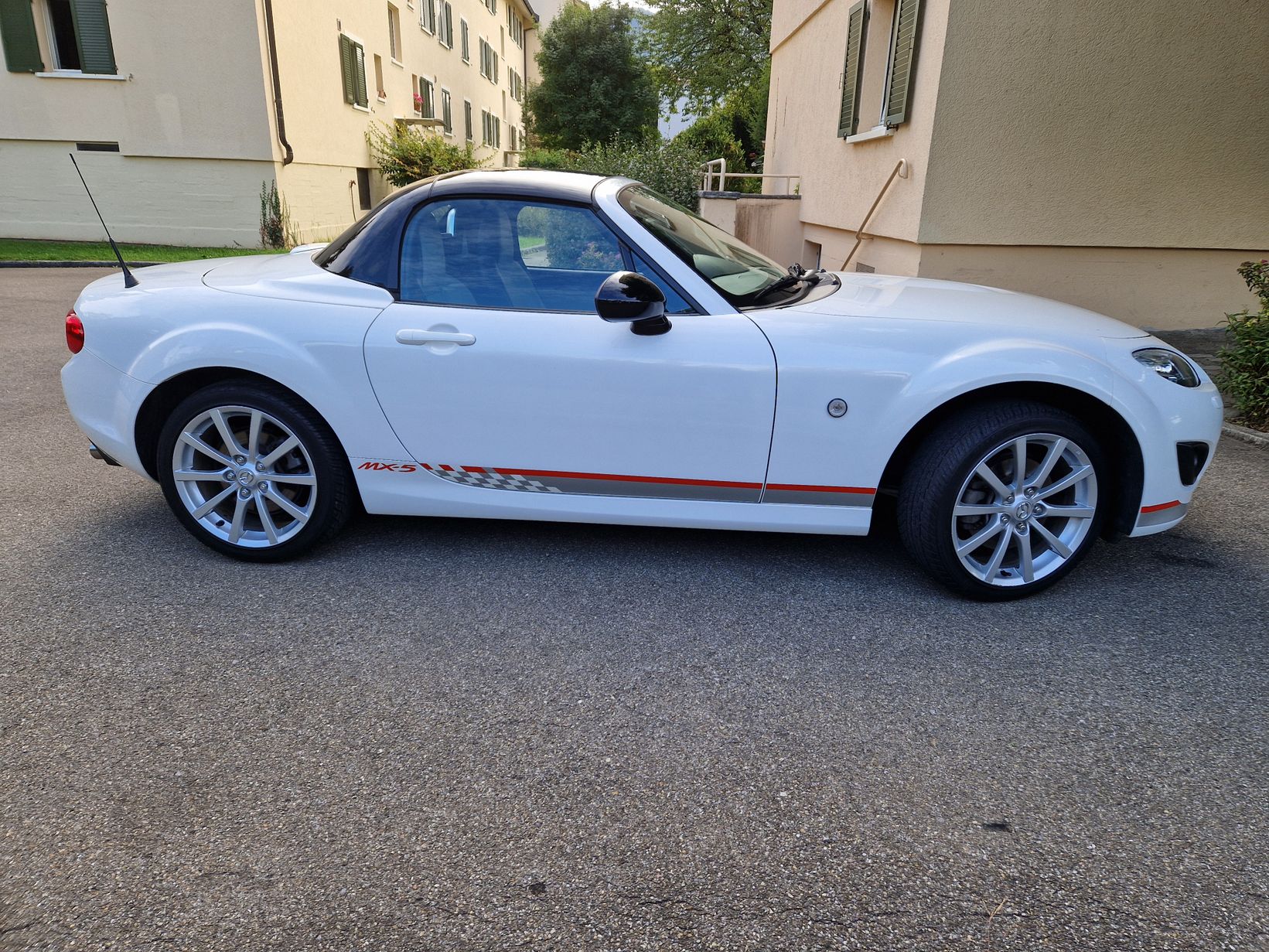 MAZDA MX-5 Roadster-Coupé 2.0i 16V Trophy