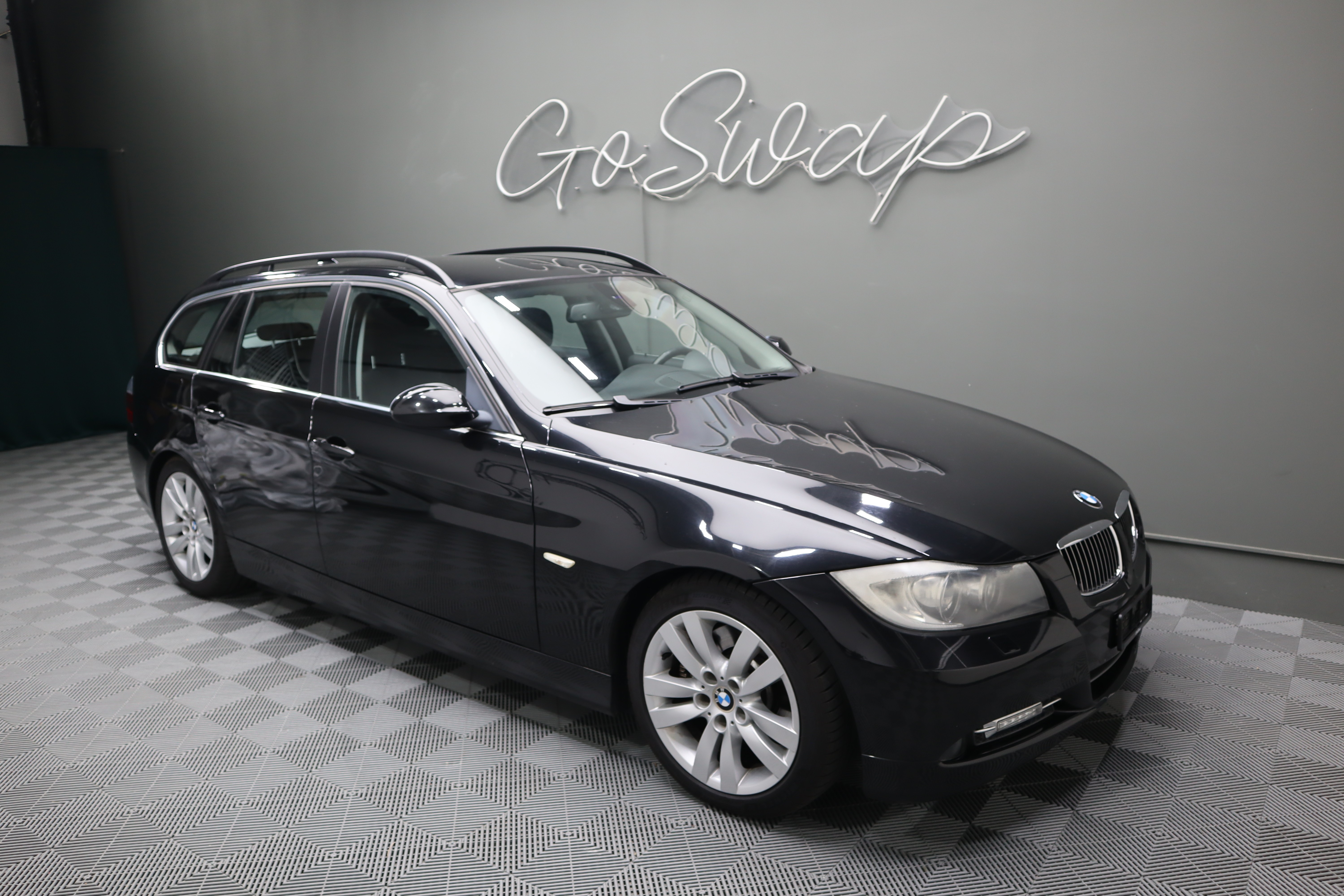 BMW 330i Touring