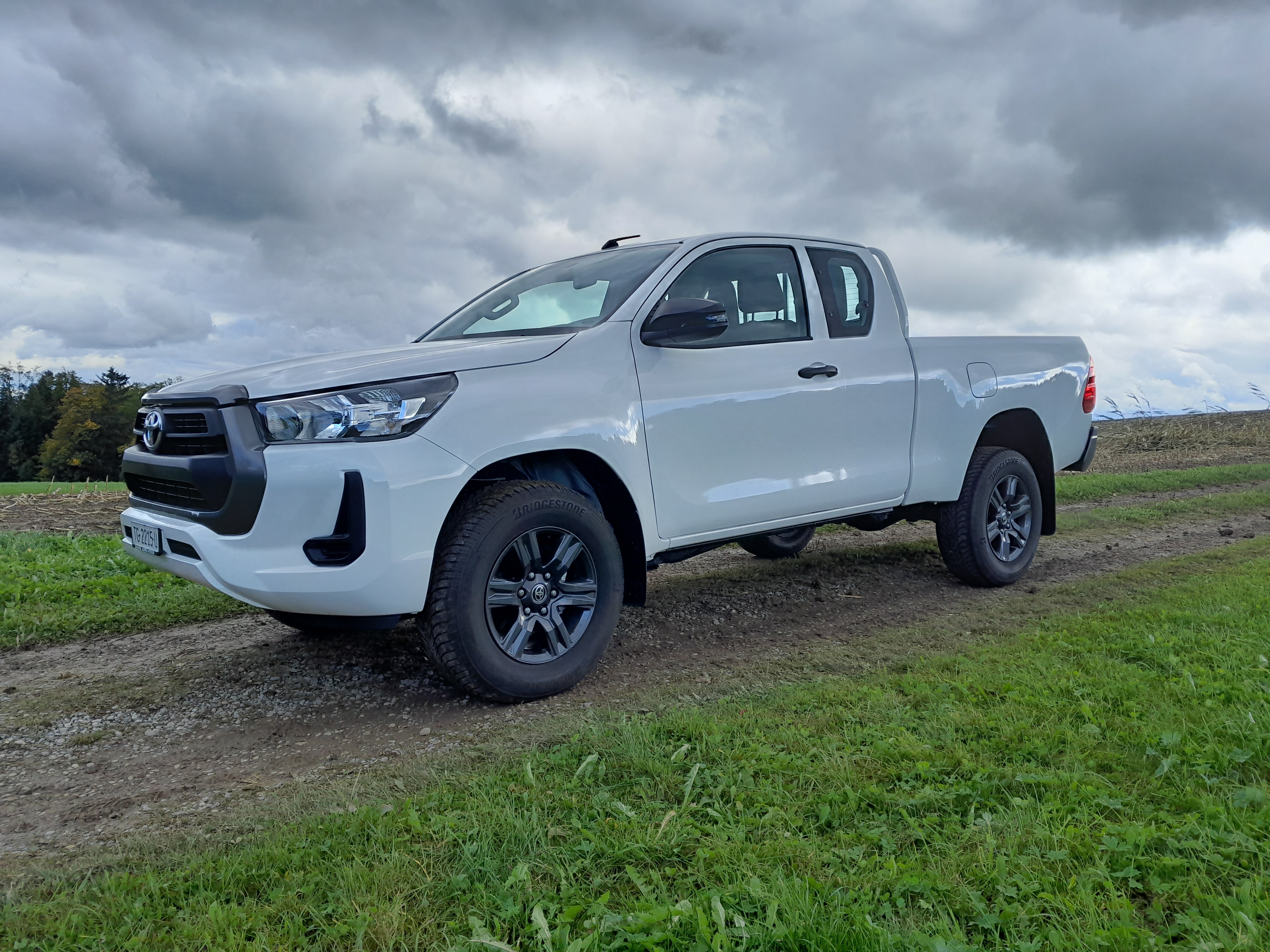 TOYOTA Hilux 2.4D-4D Comfort Extra Cab 4x4