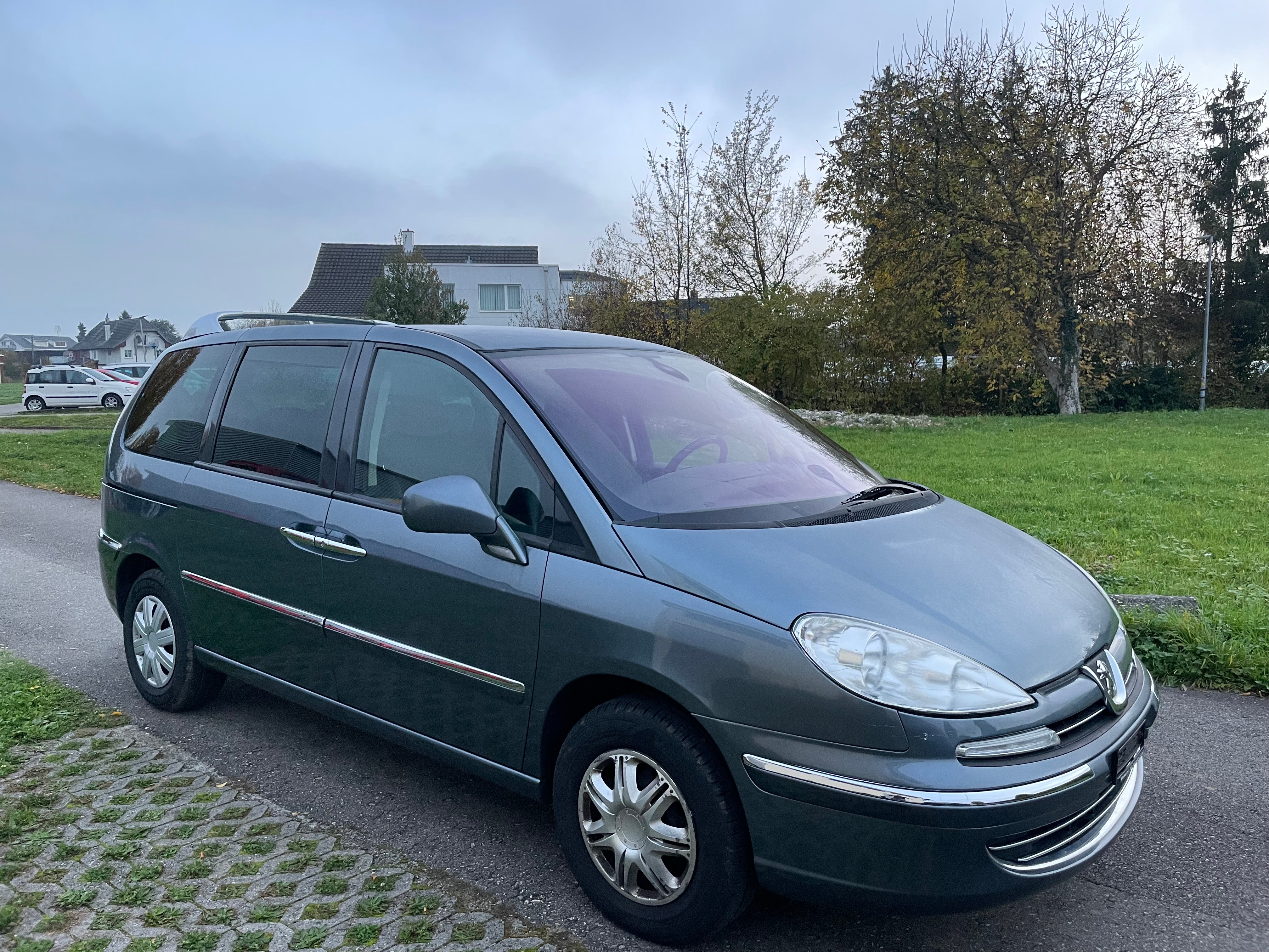 PEUGEOT 807 2.0 16V HDi Active