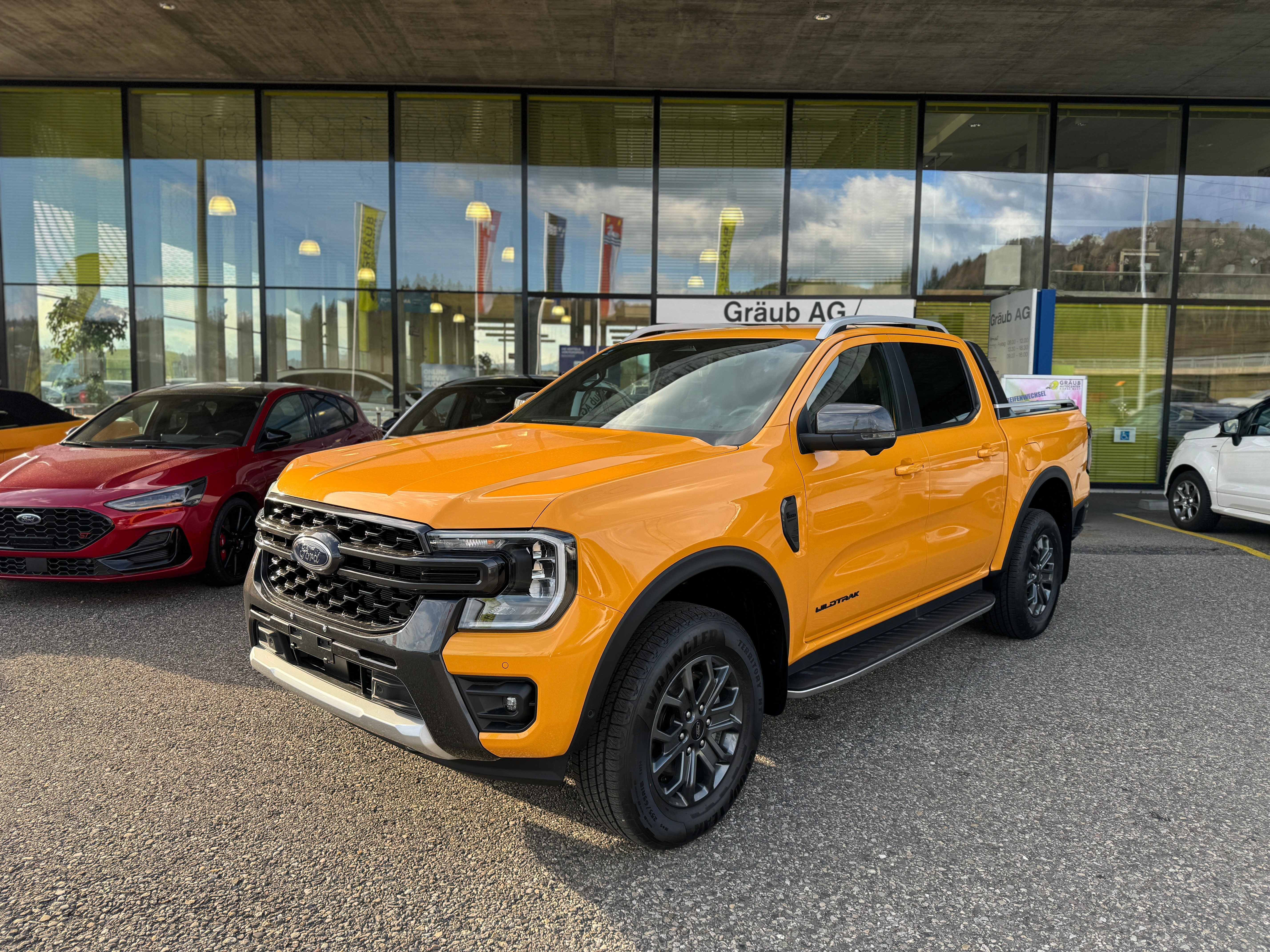 FORD Ranger Wildtrak 2.0 Eco Blue e-4WD Automat CYBER ORANGE