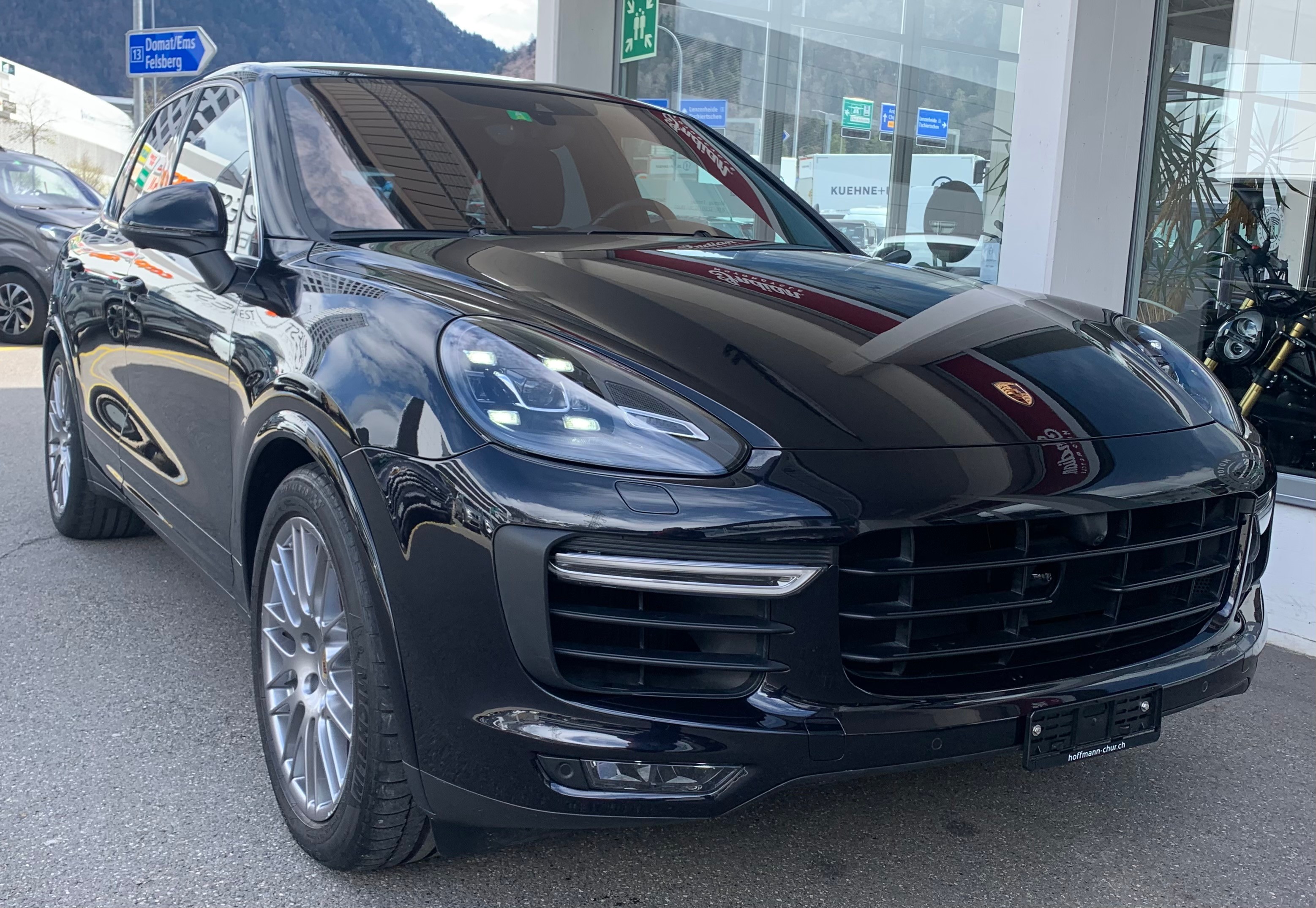 PORSCHE Cayenne Turbo