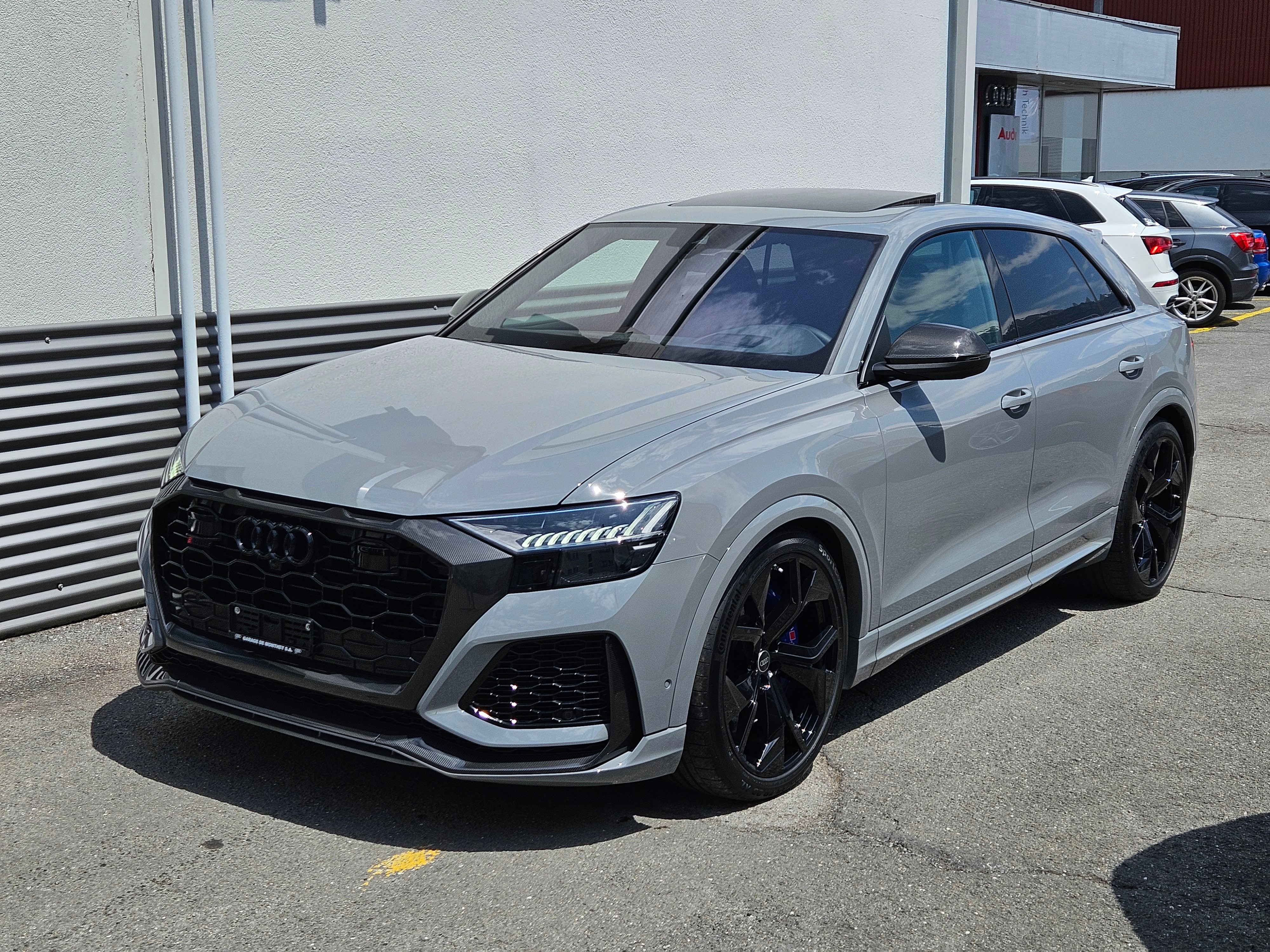 AUDI RSQ8 quattro tiptronic