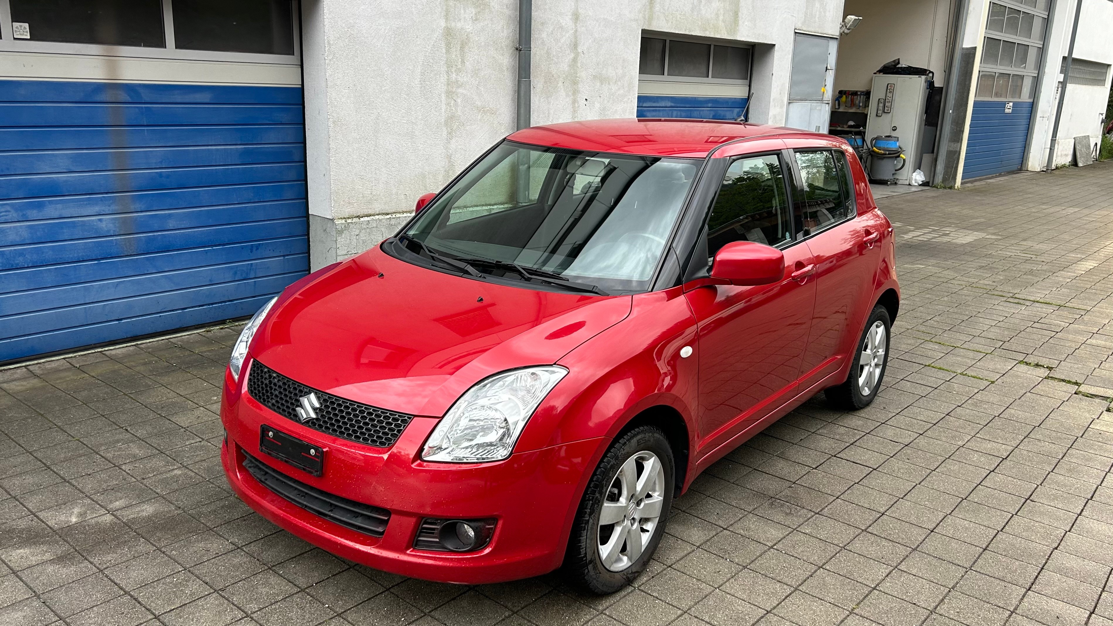 SUZUKI Swift 1.3i 16V GL Top 4x4