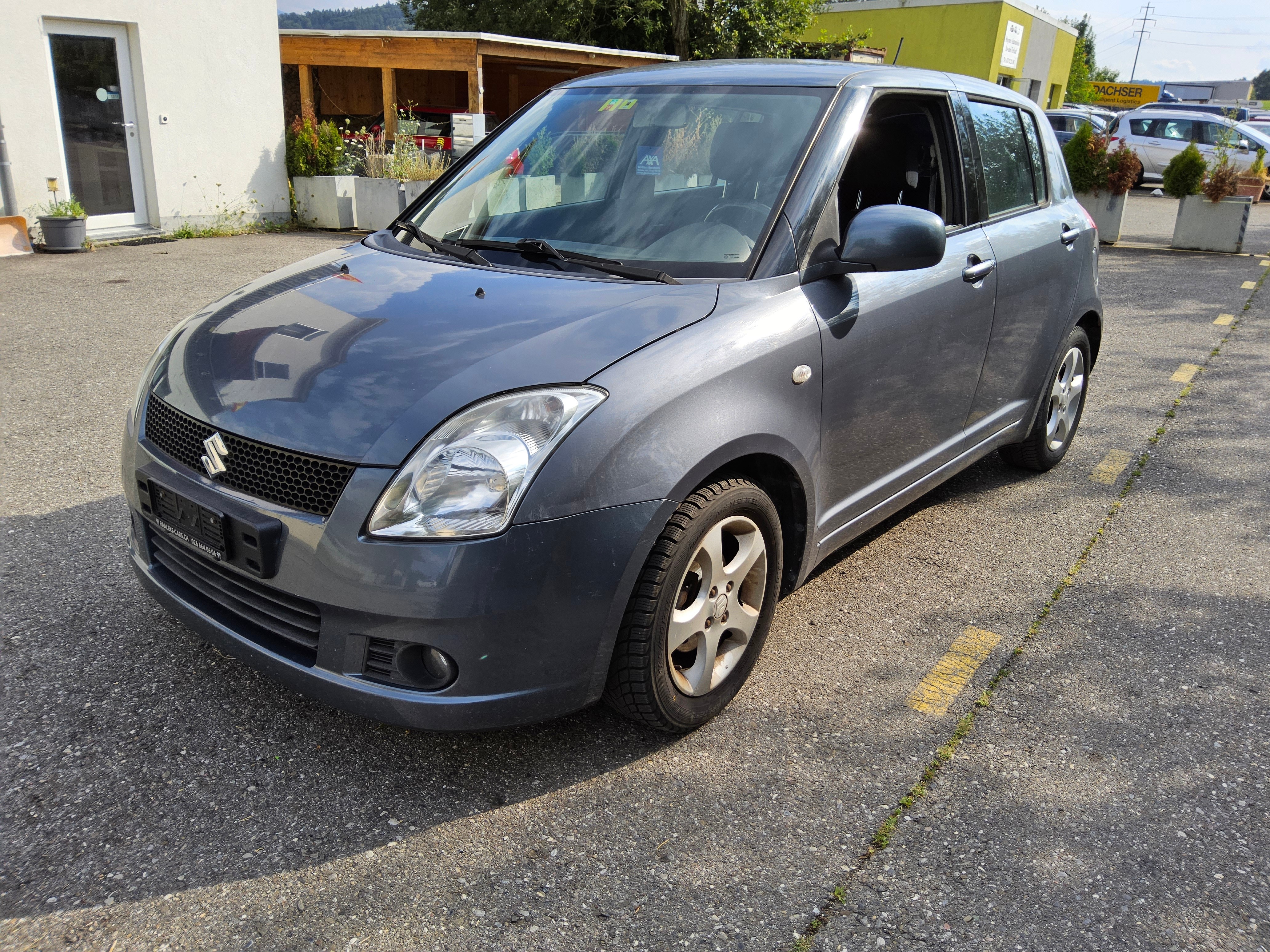 SUZUKI Swift 1.3i 16V GL Top