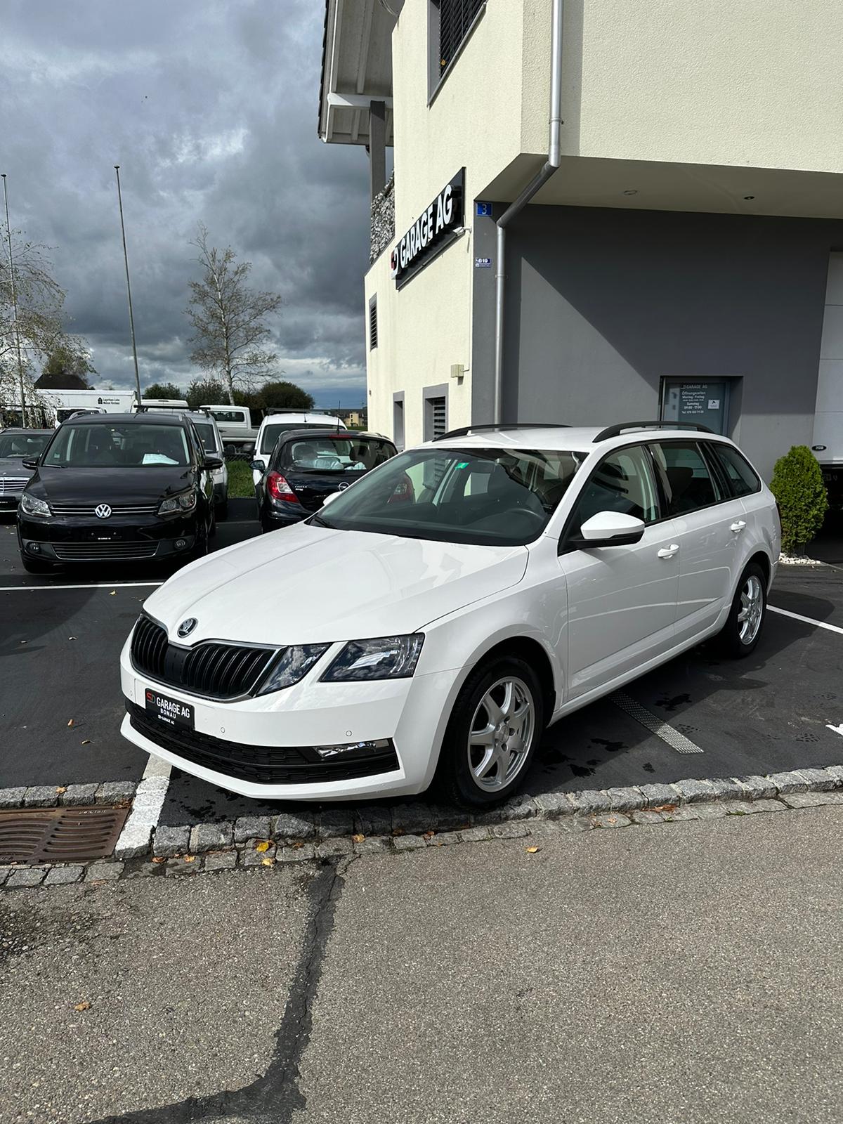 SKODA Octavia Combi 1.6 TDI Ambition DSG