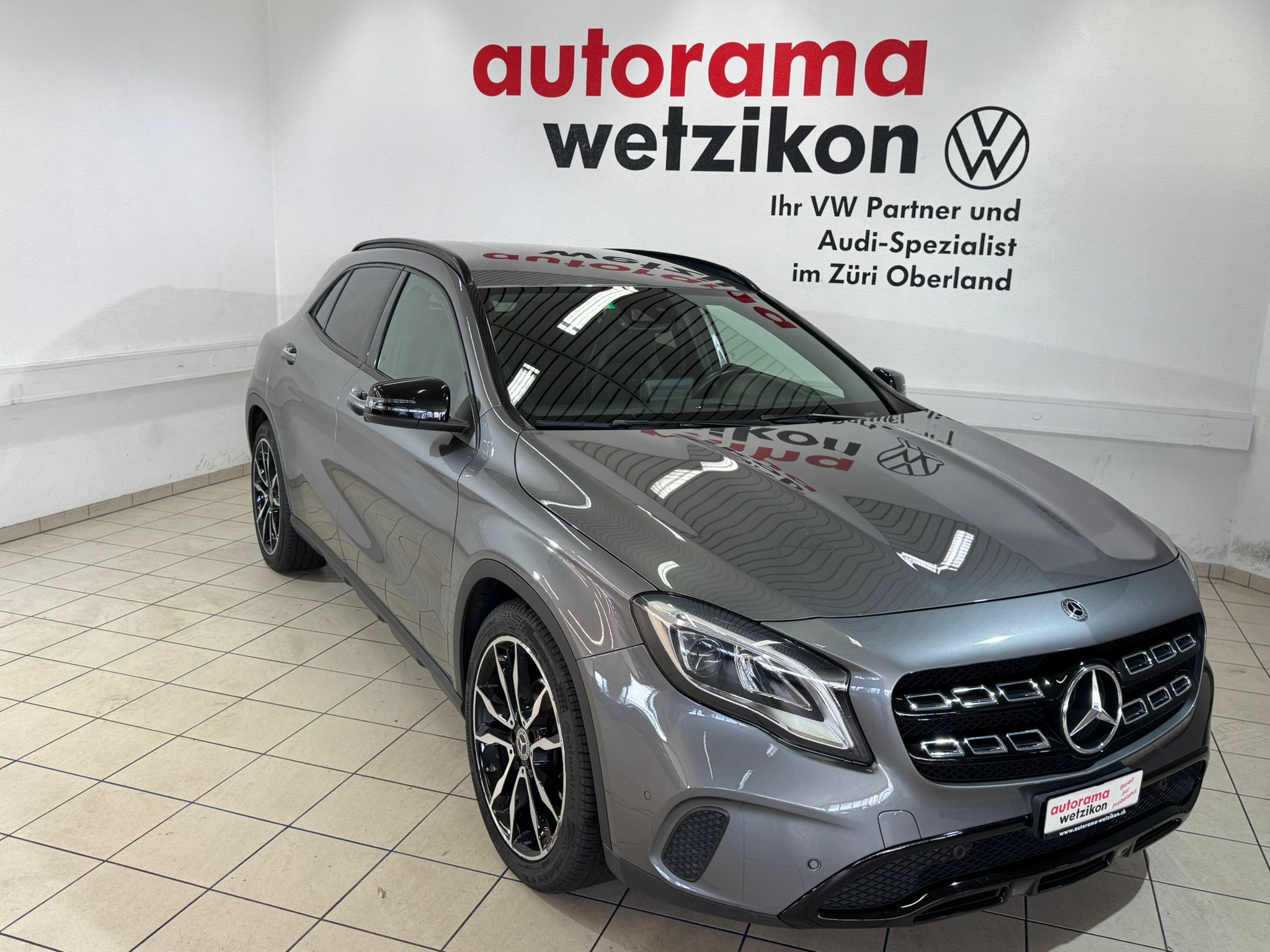 MERCEDES-BENZ GLA 200 Night Star 7G-DCT