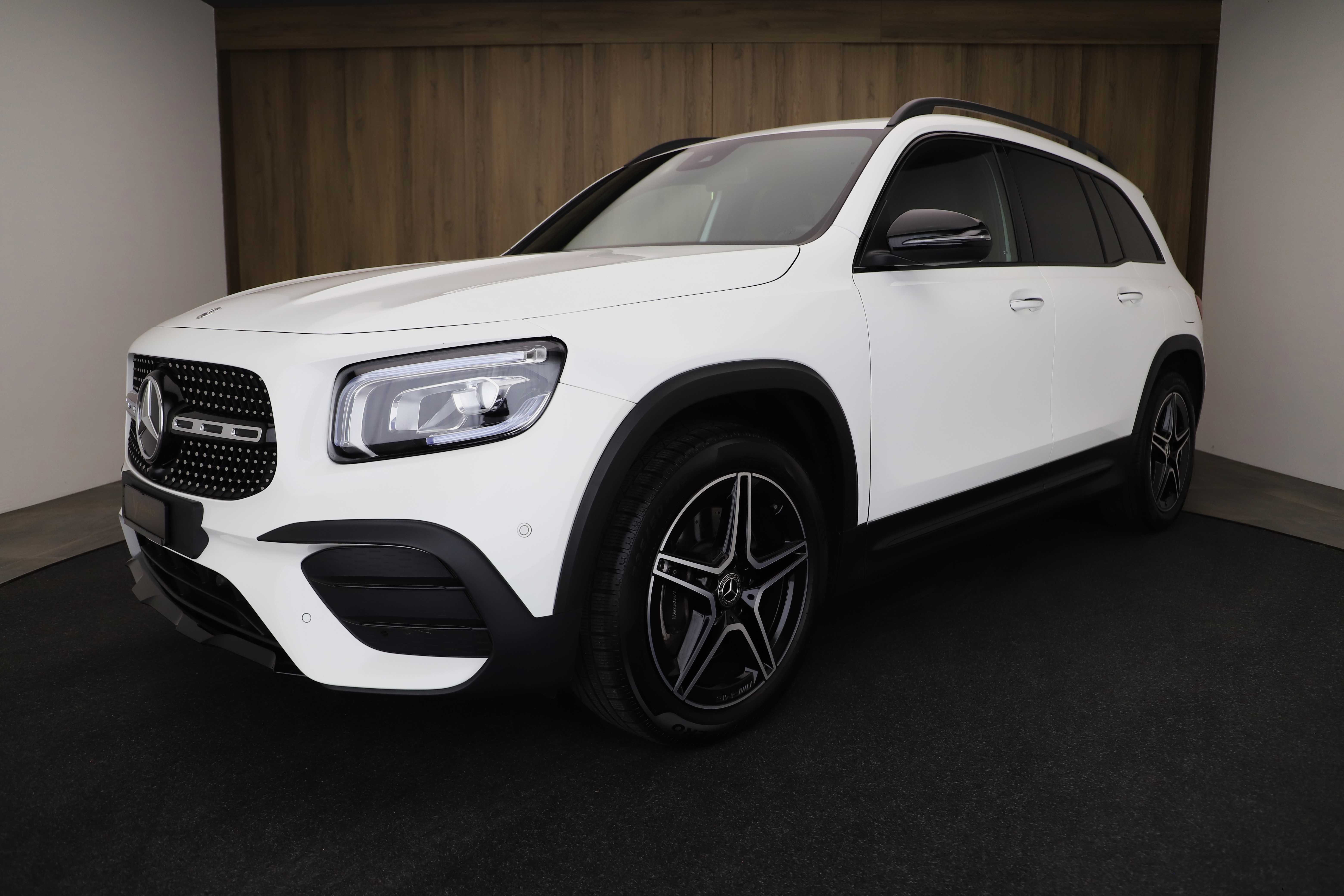 MERCEDES-BENZ GLB 250 4Matic AMG Line 8G-Tronic