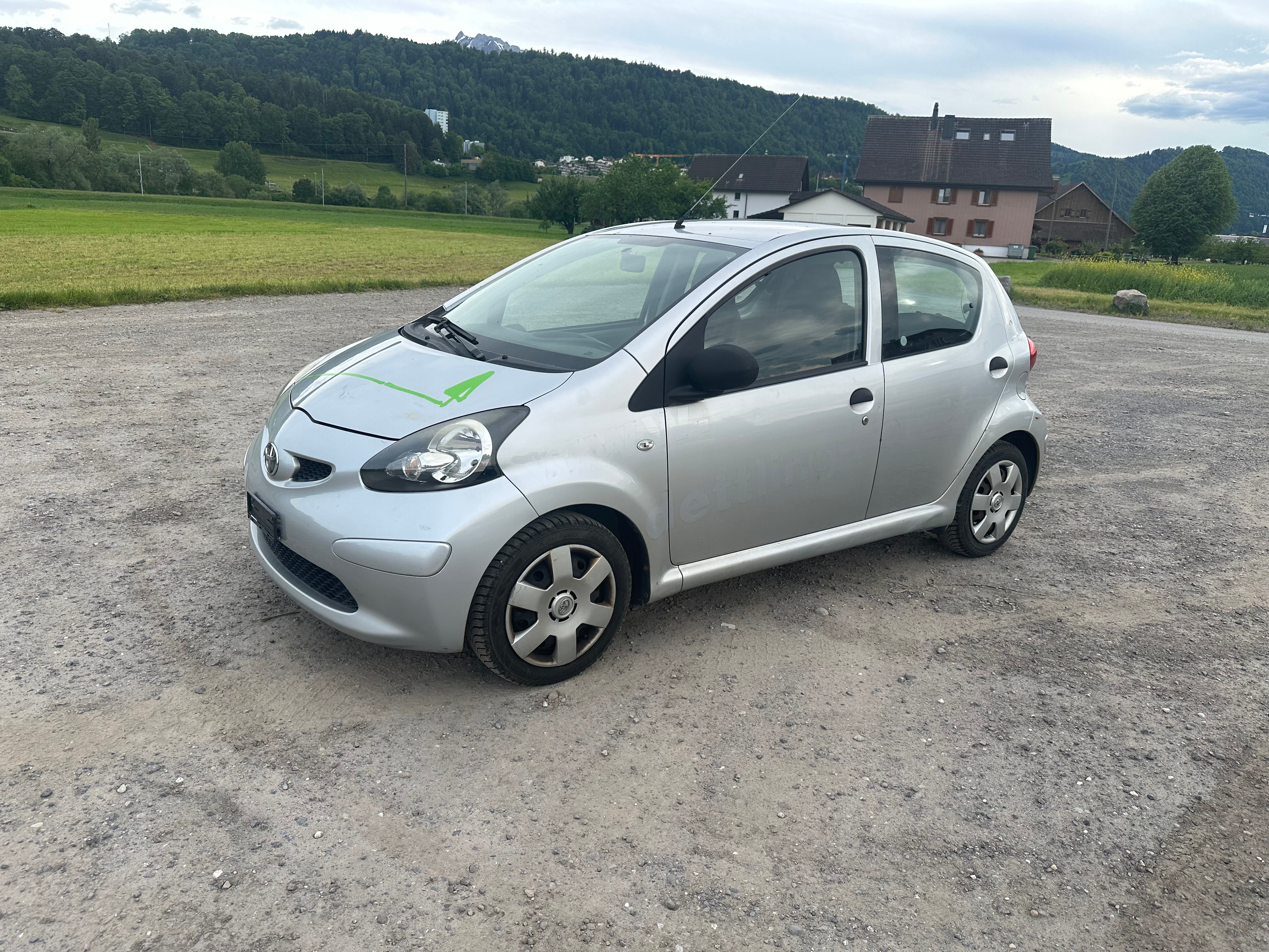 TOYOTA Aygo 1.0 Linea Terra