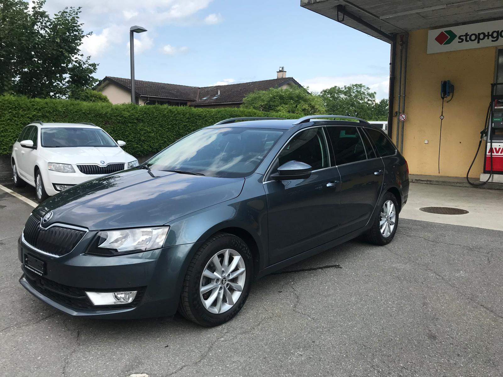 SKODA Octavia Combi 1.4 TSI Elegance DSG