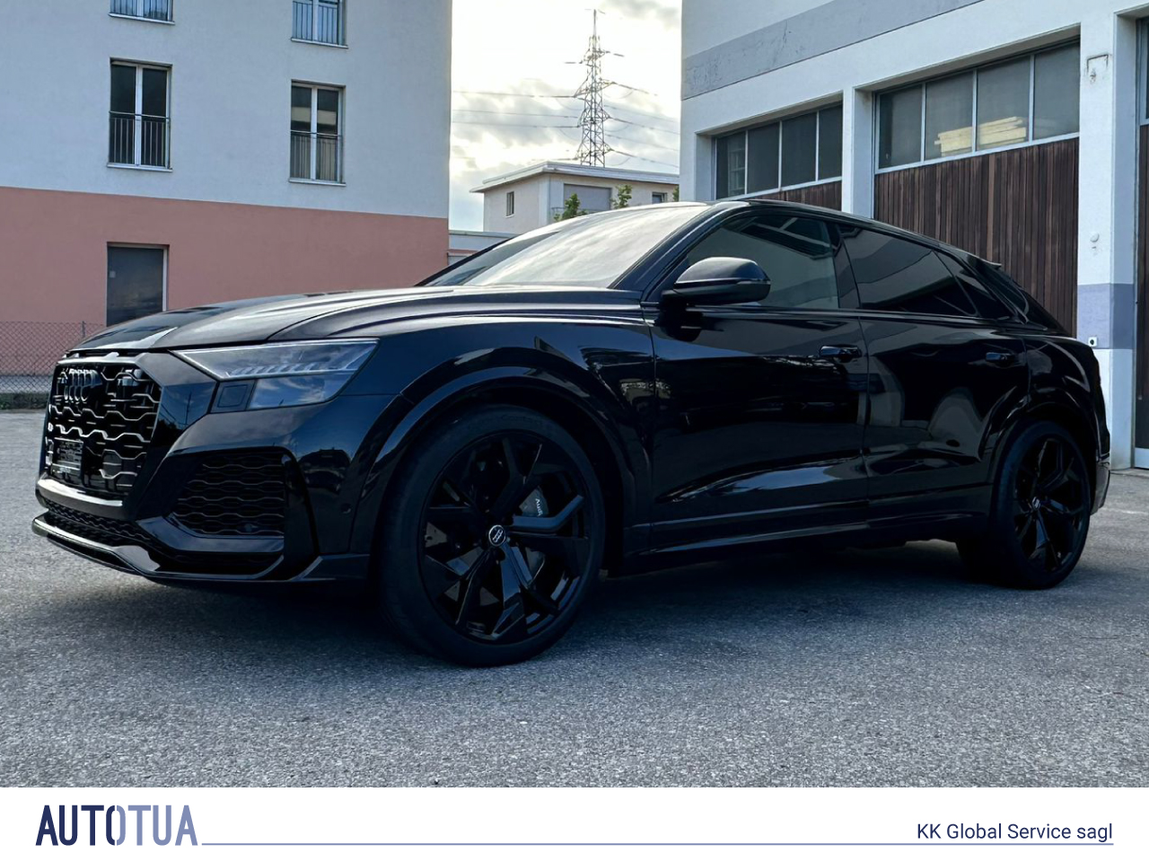 AUDI RSQ8 quattro tiptronic