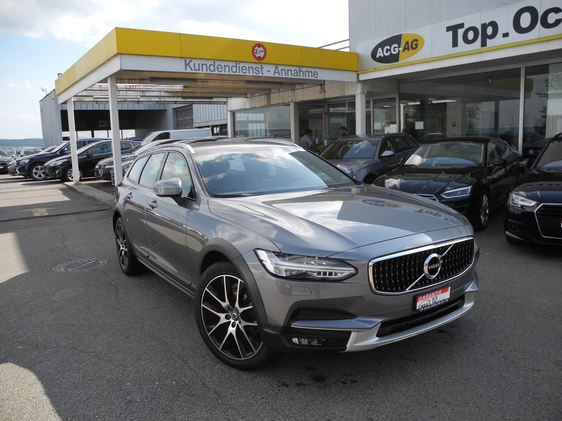 VOLVO V90 Cross Country D5 Pro AWD Geartronic Powerpulse ** Voll-Leder Ausstattung ** Gr-Navi ** RF-Kamera