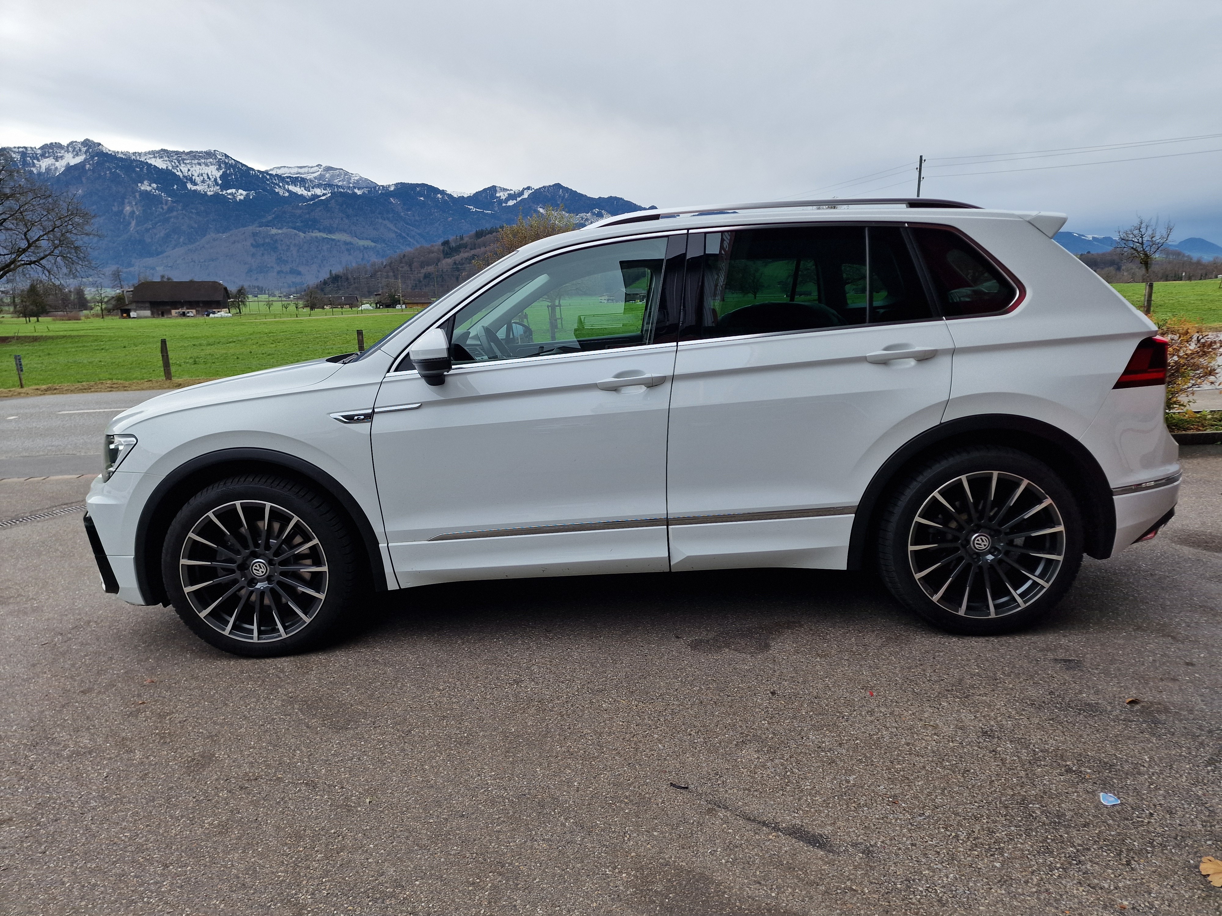 VW Tiguan 2.0TSI R-Line Highline 4Motion DSG