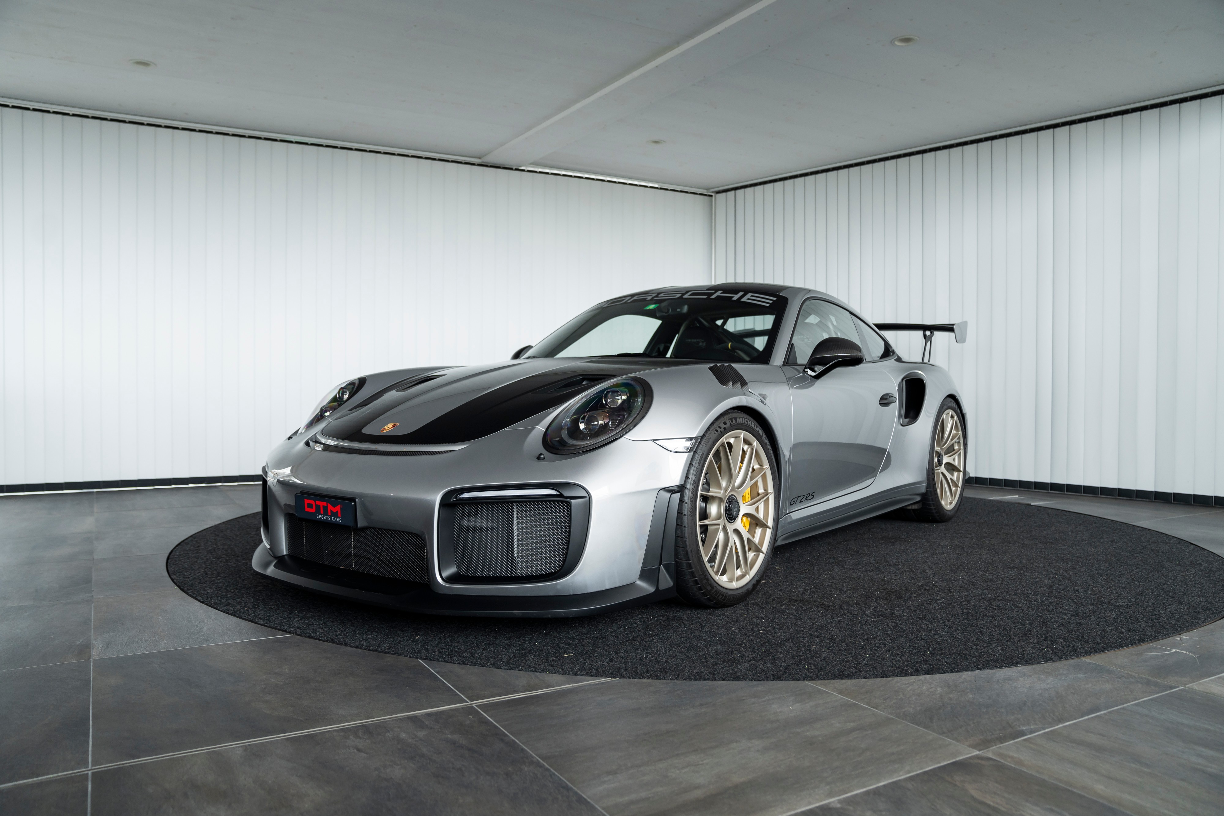 PORSCHE 911 GT2 RS PDK Weissach