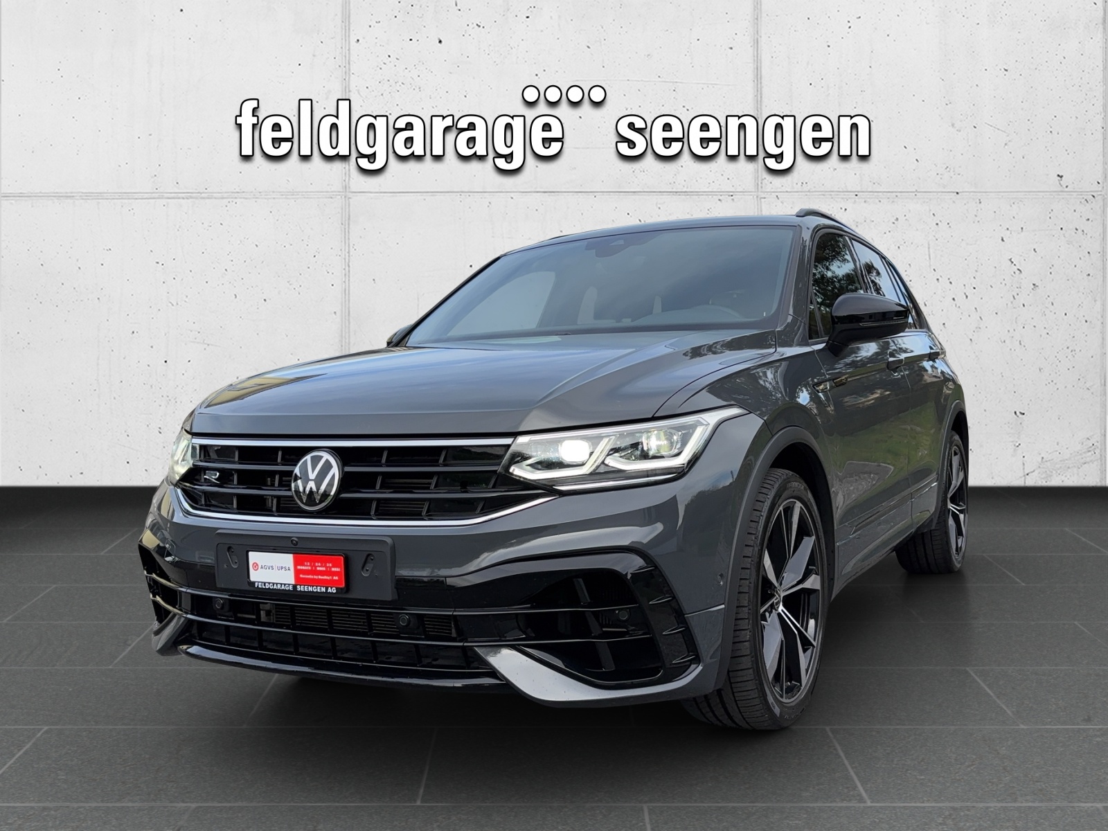 VW Tiguan 2.0TSI R 4Motion DSG mit AHK & Akrapovic Titanabgasanlage