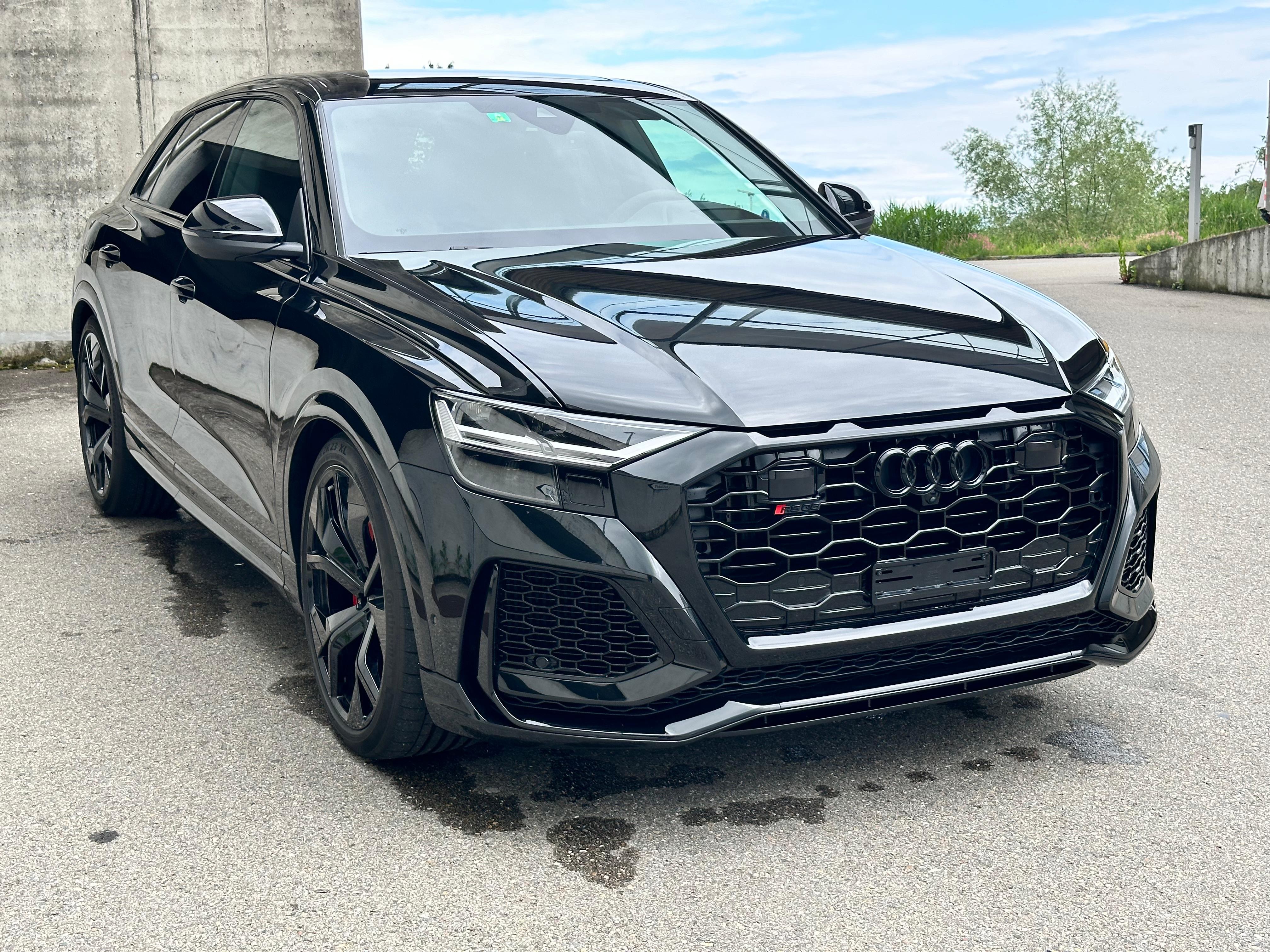 AUDI RSQ8 quattro tiptronic