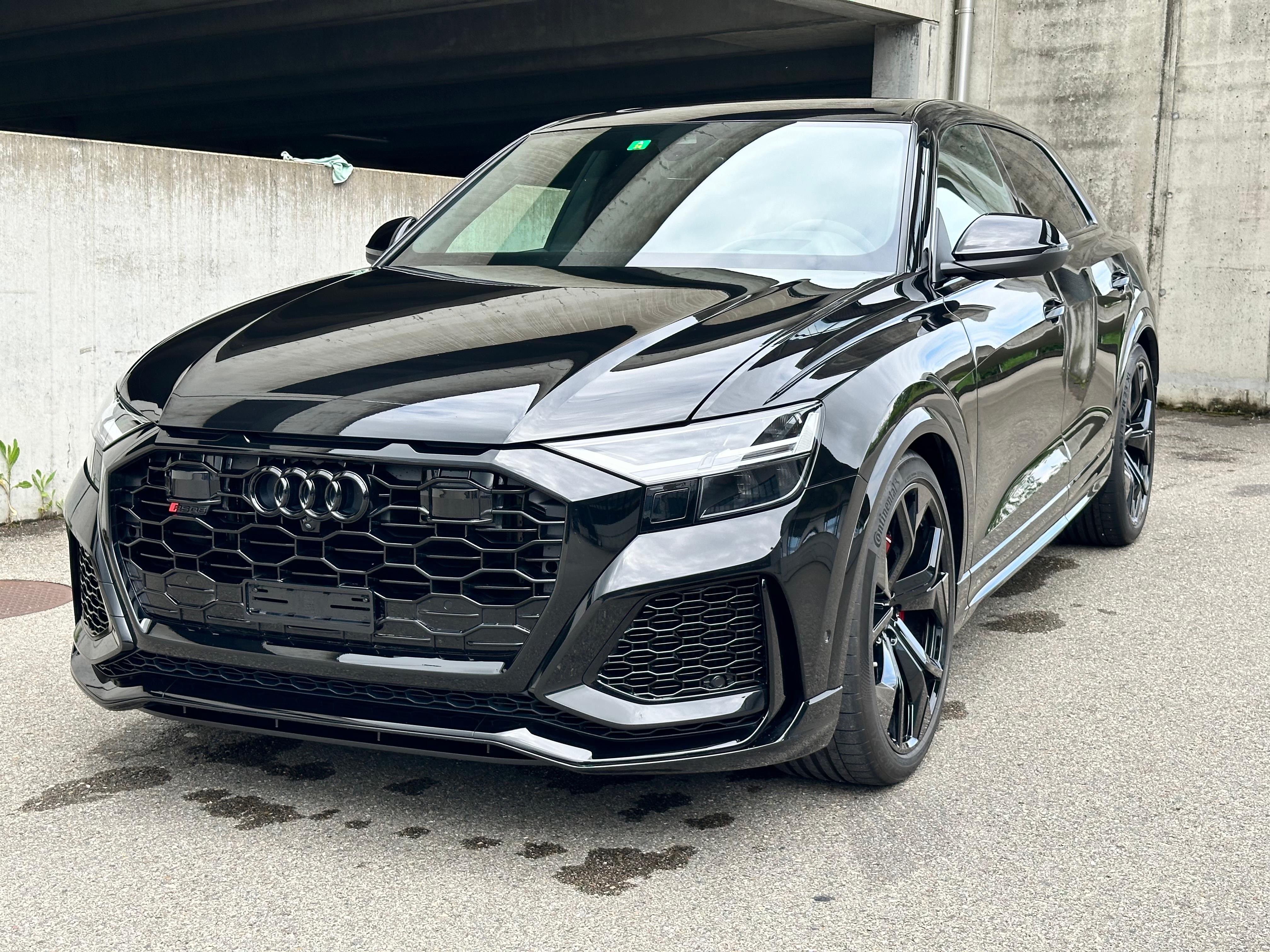 AUDI RSQ8 quattro tiptronic